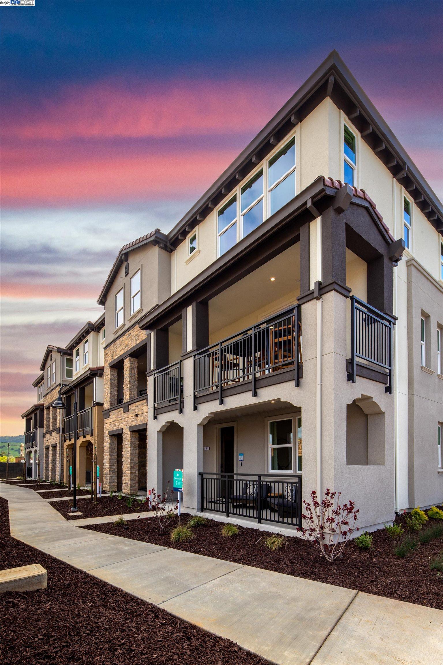 Detail Gallery Image 4 of 17 For 952 Blaise Lane #1001,  Morgan Hill,  CA 95037 - 4 Beds | 3/1 Baths