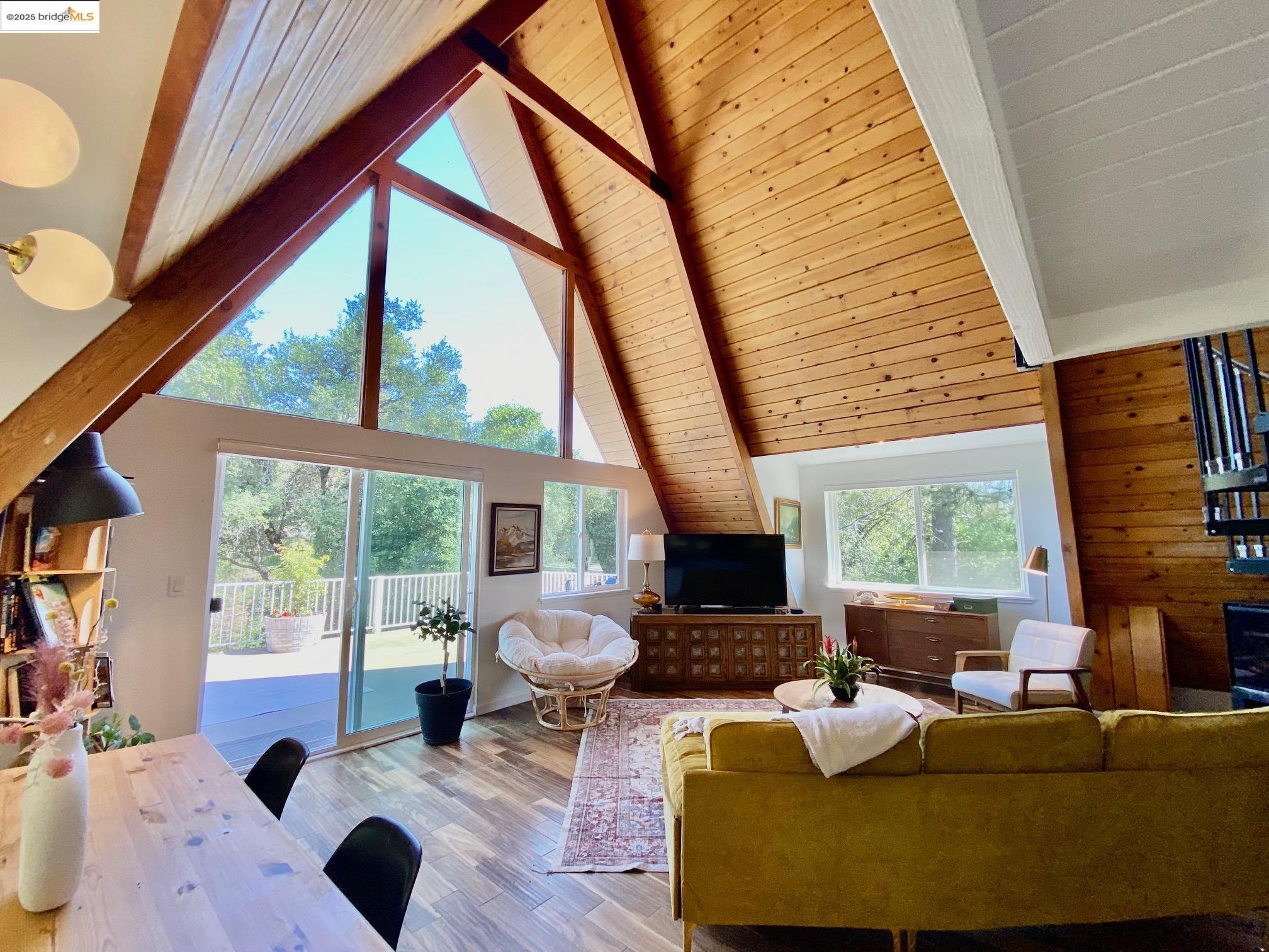 Detail Gallery Image 4 of 60 For 20892 Mckinley Way, Groveland,  CA 95321 - 3 Beds | 2 Baths