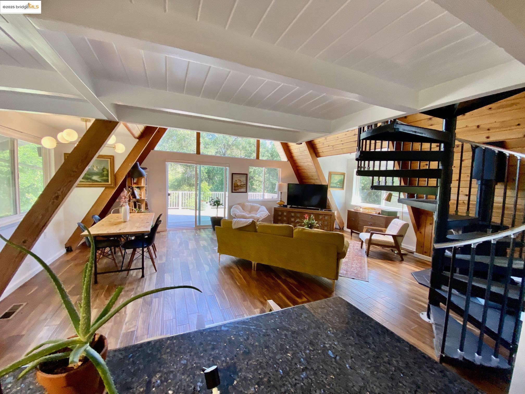 Detail Gallery Image 10 of 60 For 20892 Mckinley Way, Groveland,  CA 95321 - 3 Beds | 2 Baths