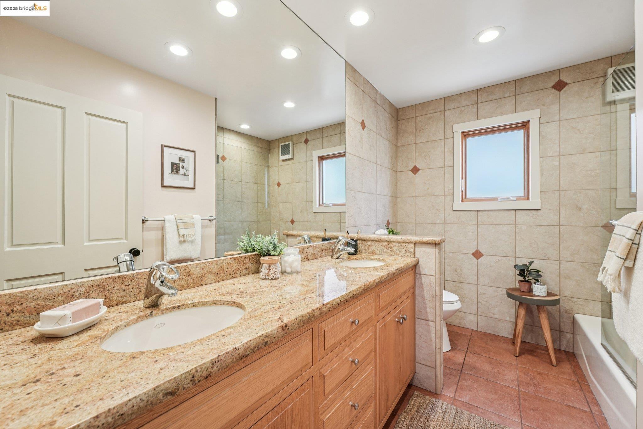 Detail Gallery Image 23 of 60 For 19 Highland Blvd, Kensington,  CA 94707 - 4 Beds | 3 Baths