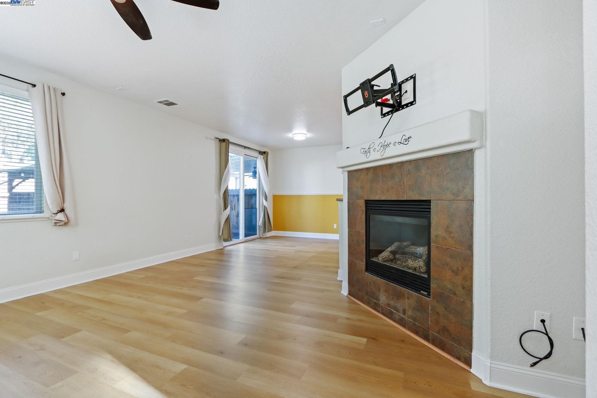 Detail Gallery Image 6 of 36 For 1688 Wilde Dr, Discovery Bay,  CA 94505 - 4 Beds | 2/1 Baths