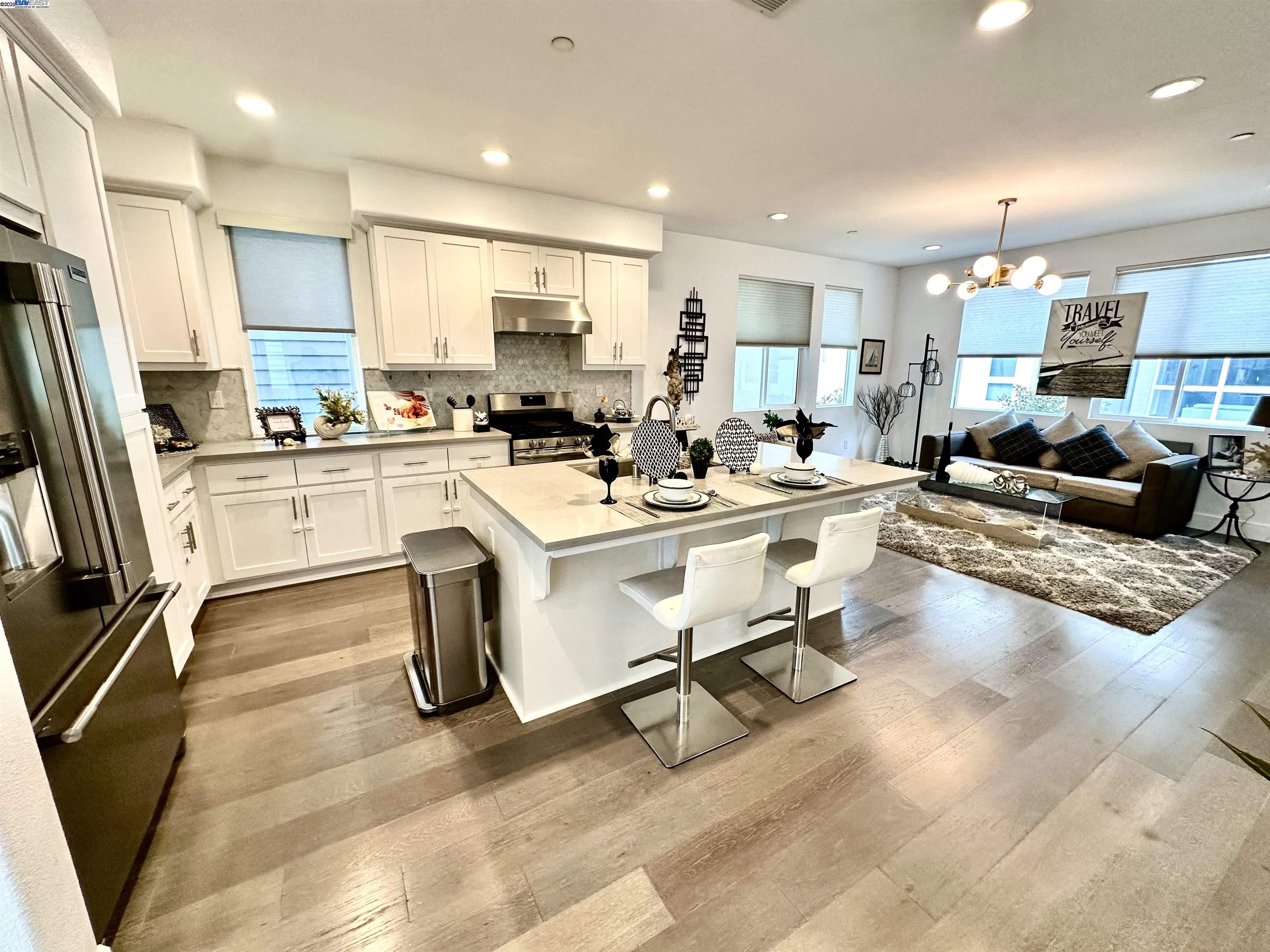 Detail Gallery Image 11 of 39 For 1465 Latitudes Way, Richmond,  CA 94804 - 3 Beds | 3/1 Baths