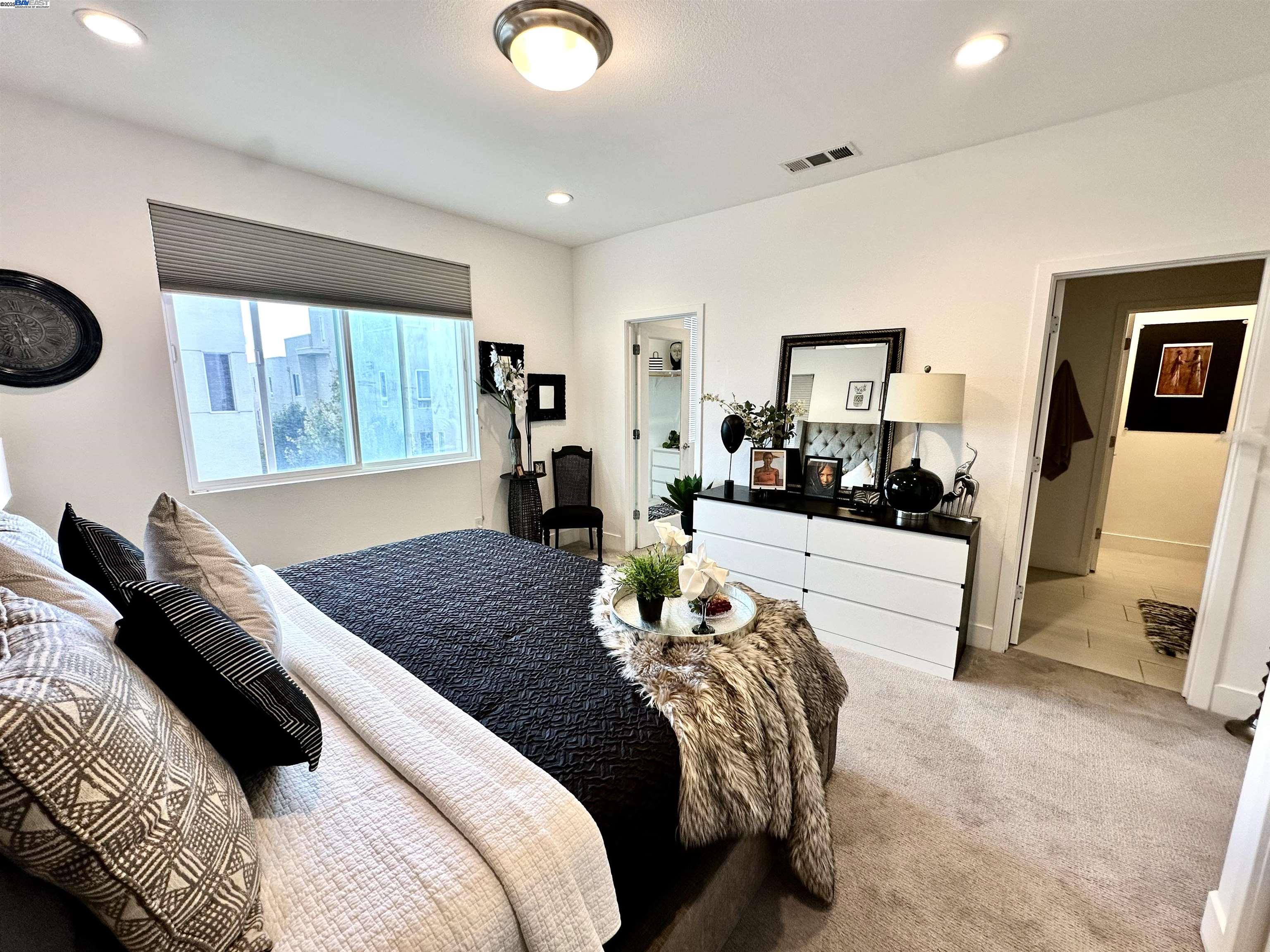 Detail Gallery Image 19 of 39 For 1465 Latitudes Way, Richmond,  CA 94804 - 3 Beds | 3/1 Baths