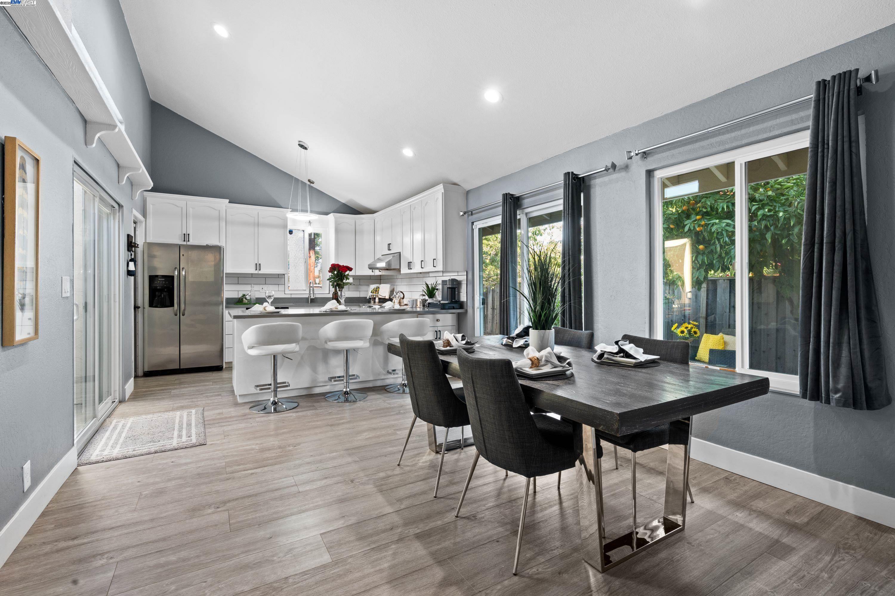 Detail Gallery Image 5 of 29 For 5399 Garrison Cir, San Jose,  CA 95123 - 3 Beds | 2 Baths