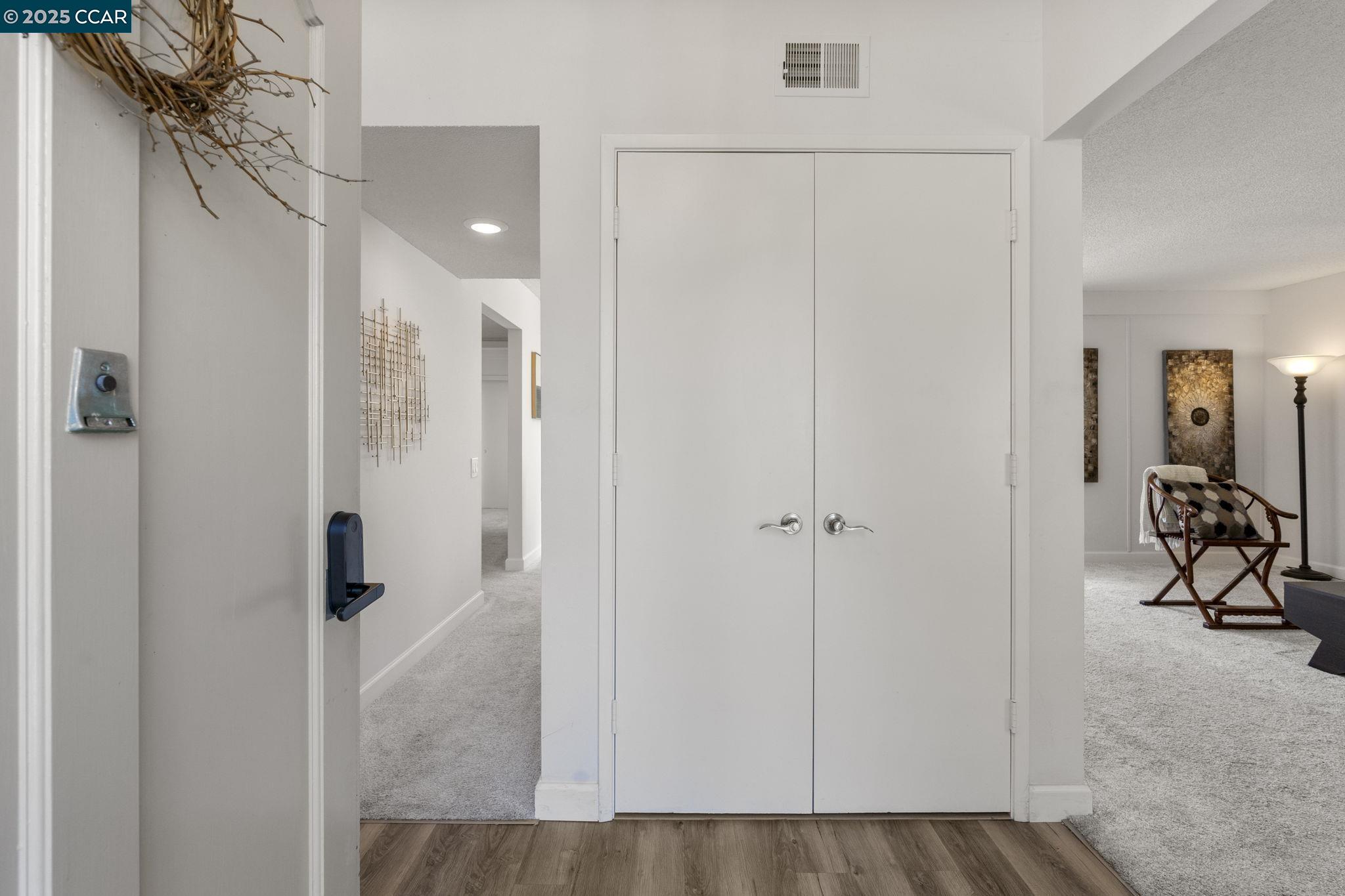 Detail Gallery Image 4 of 21 For 2017 Pine Knoll Dr #4,  Walnut Creek,  CA 94595 - 2 Beds | 1 Baths