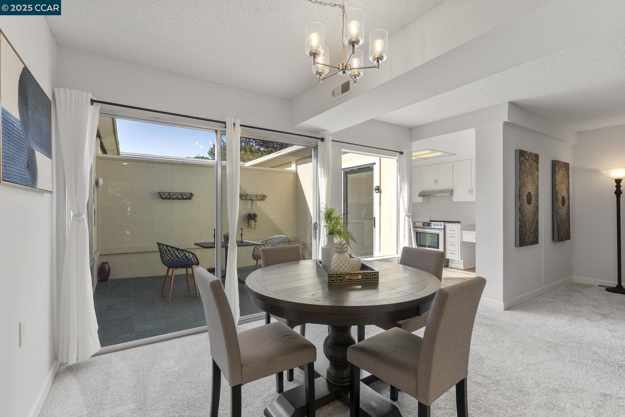 Detail Gallery Image 9 of 21 For 2017 Pine Knoll Dr #4,  Walnut Creek,  CA 94595 - 2 Beds | 1 Baths