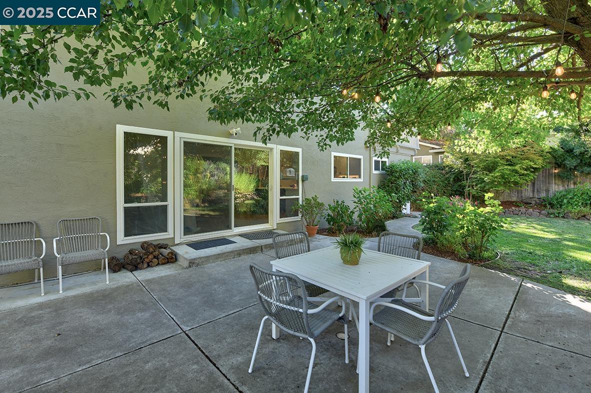 Detail Gallery Image 30 of 53 For 235 Appalachian Dr, Martinez,  CA 94553 - 5 Beds | 2/1 Baths