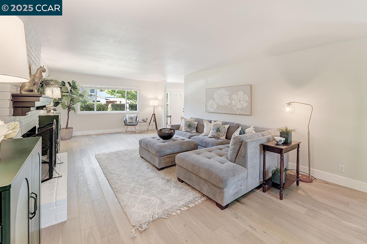 Detail Gallery Image 9 of 53 For 235 Appalachian Dr, Martinez,  CA 94553 - 5 Beds | 2/1 Baths