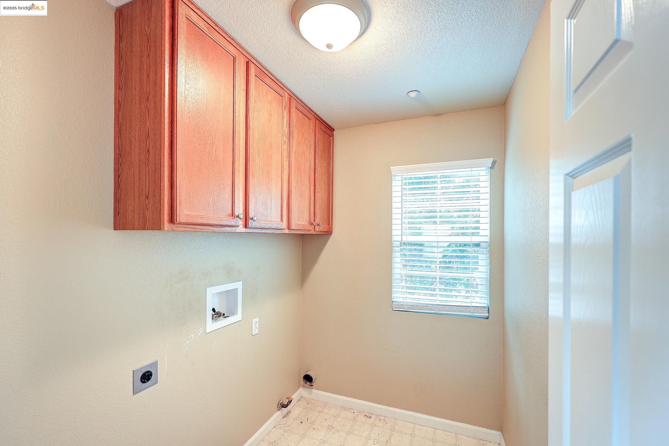 Detail Gallery Image 36 of 42 For 220 Whispering Oaks Ct, Brentwood,  CA 94513-9999 - 3 Beds | 2/1 Baths