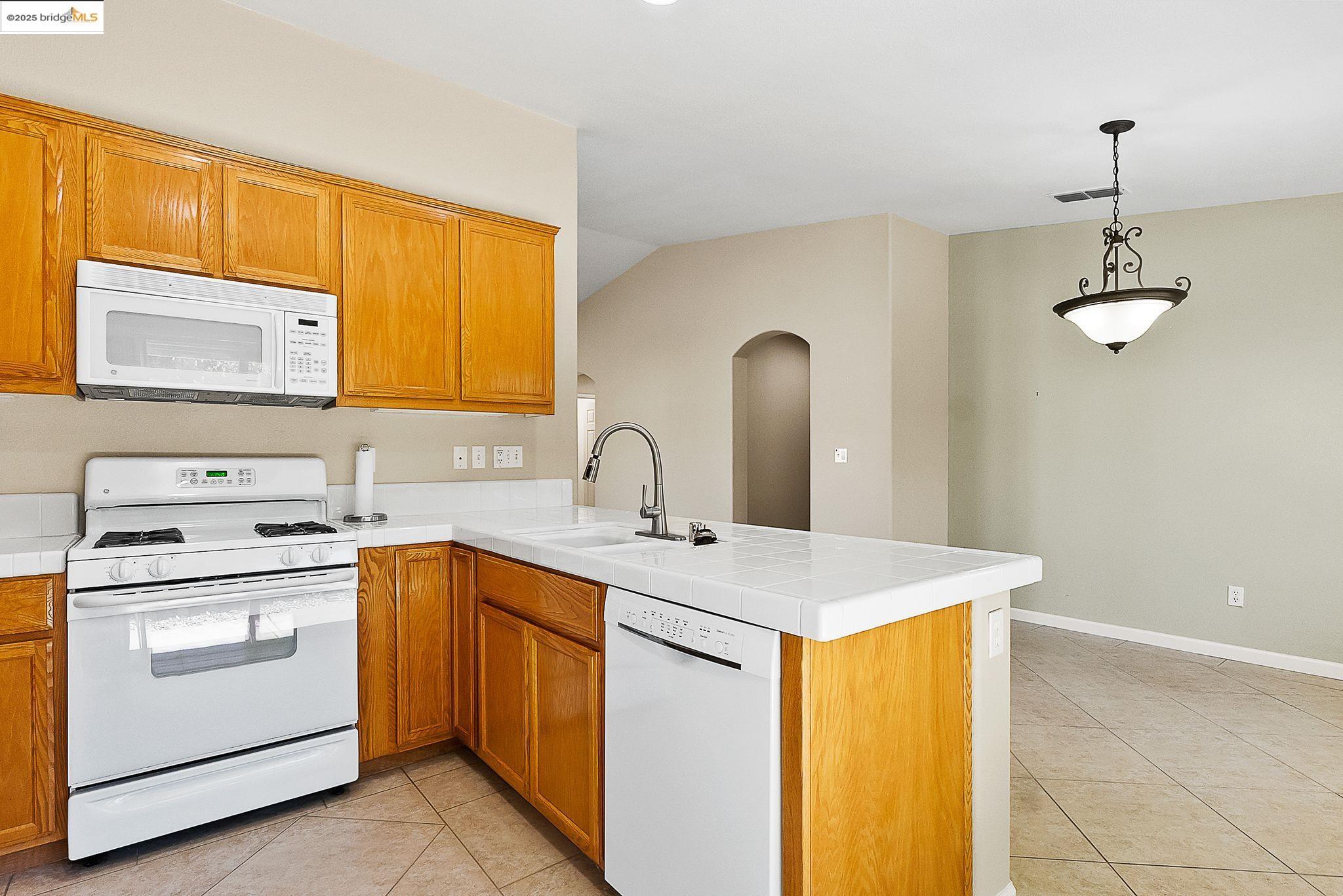 Detail Gallery Image 12 of 31 For 617 Twin Lakes Lane, Rio Vista,  CA 94571-5507 - 3 Beds | 2 Baths