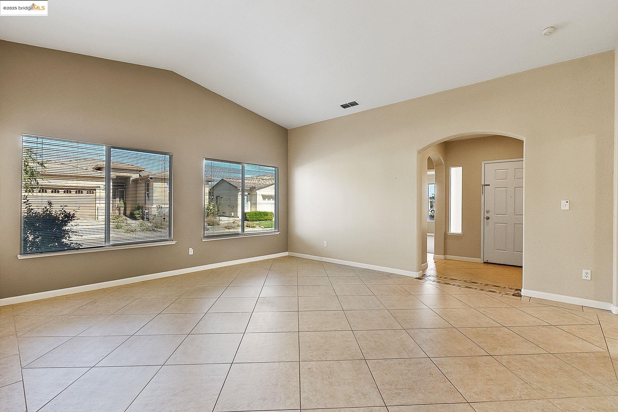 Detail Gallery Image 4 of 31 For 617 Twin Lakes Lane, Rio Vista,  CA 94571-5507 - 3 Beds | 2 Baths