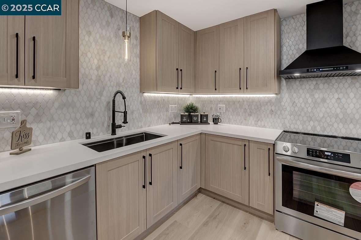 Photo #12: 41115254 Listing: Photo #12