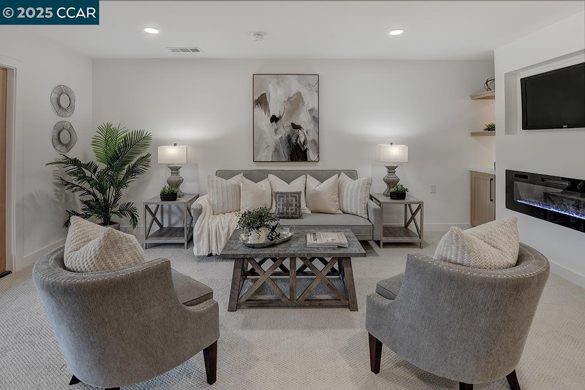 Photo #8: 41115254 Listing: Photo #8