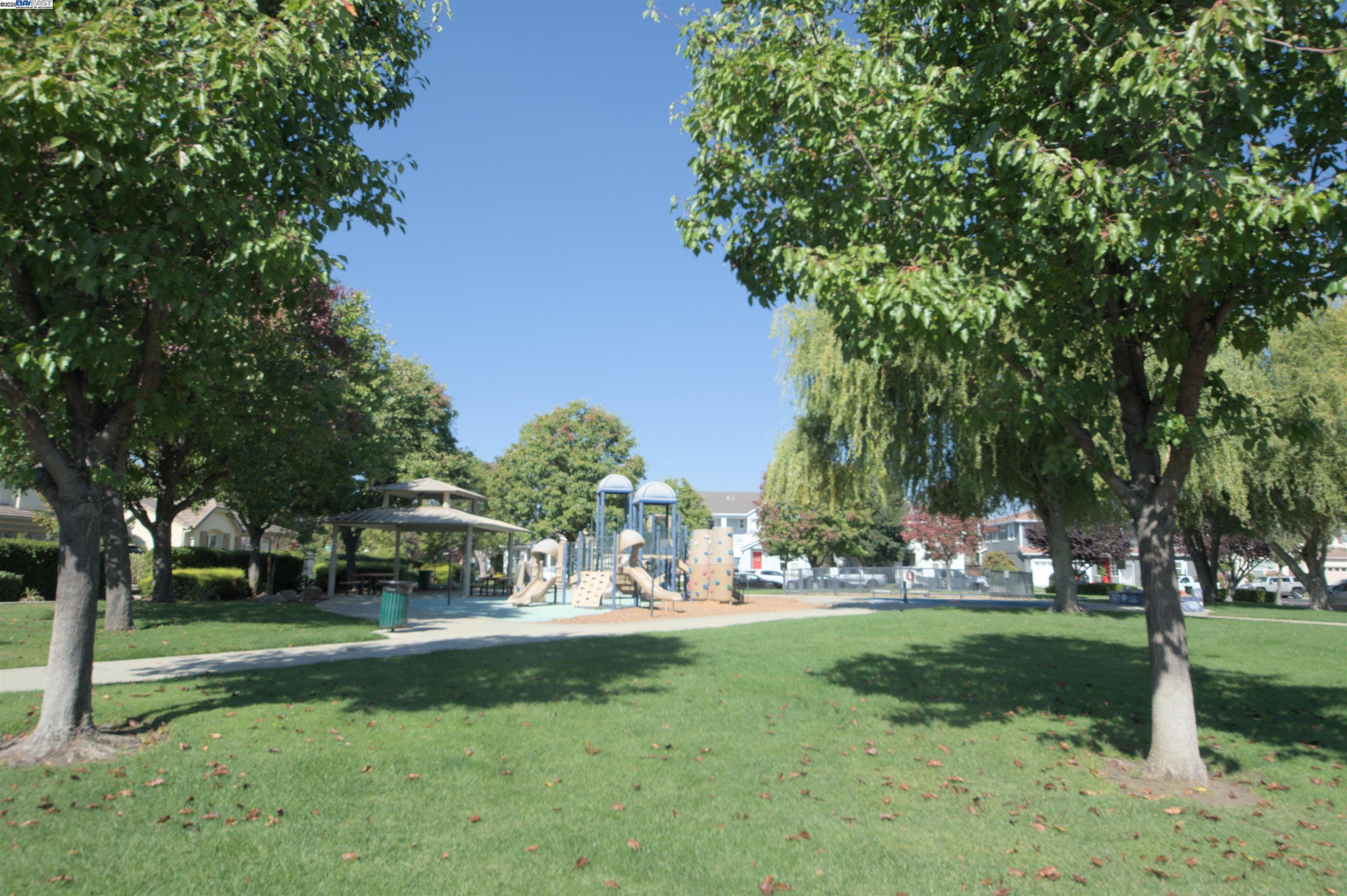 Detail Gallery Image 4 of 50 For 1612 Marina Way, Brentwood,  CA 94513 - 5 Beds | 3 Baths