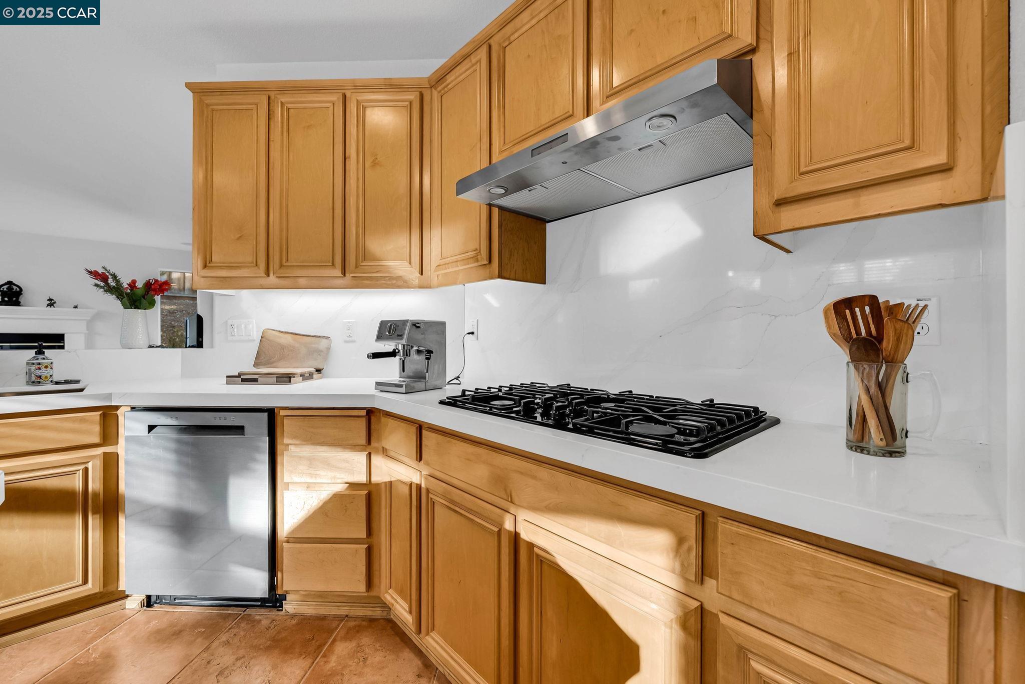 Detail Gallery Image 23 of 60 For 868 Deer Spring Cir, Concord,  CA 94521 - 5 Beds | 3/1 Baths