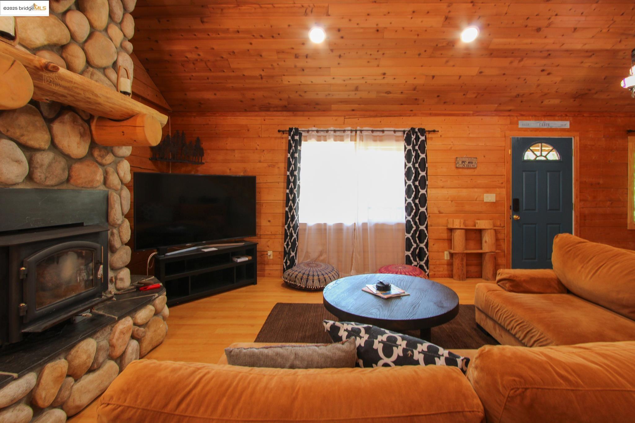 Detail Gallery Image 21 of 41 For 2936 E Highway 4, Murphys,  CA 95247 - 3 Beds | 2 Baths