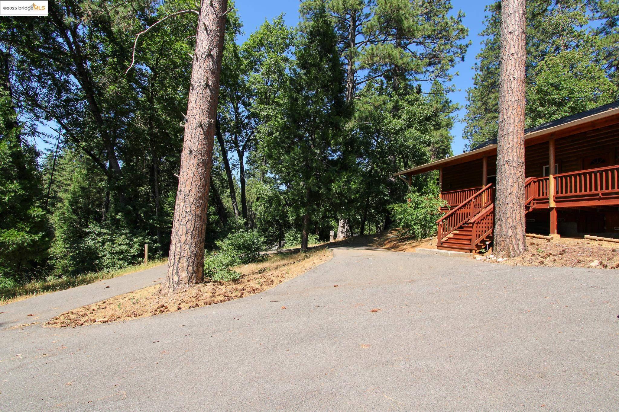 Detail Gallery Image 7 of 41 For 2936 E Highway 4, Murphys,  CA 95247 - 3 Beds | 2 Baths