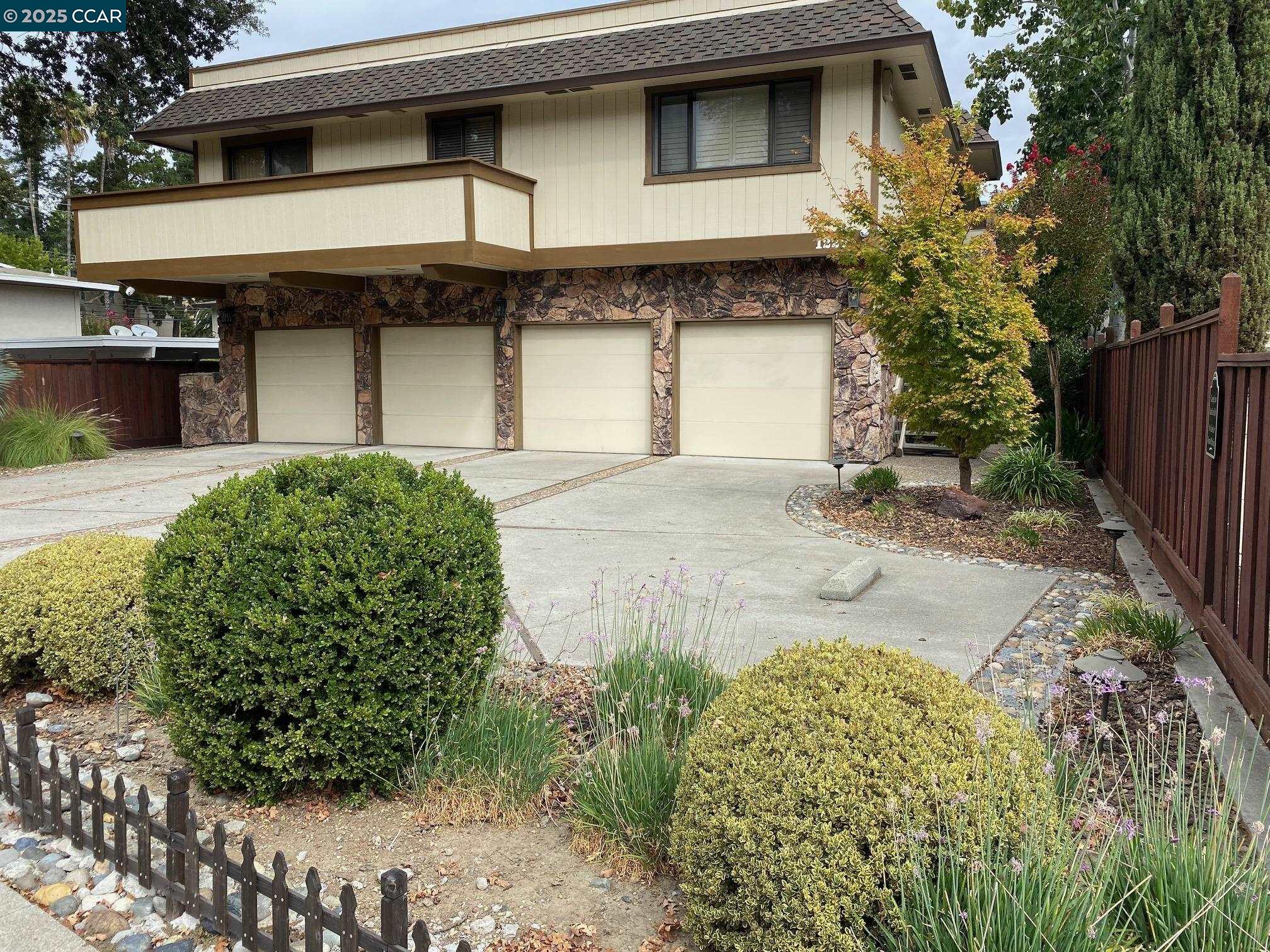 Front Image Thumbnail for CC41115260