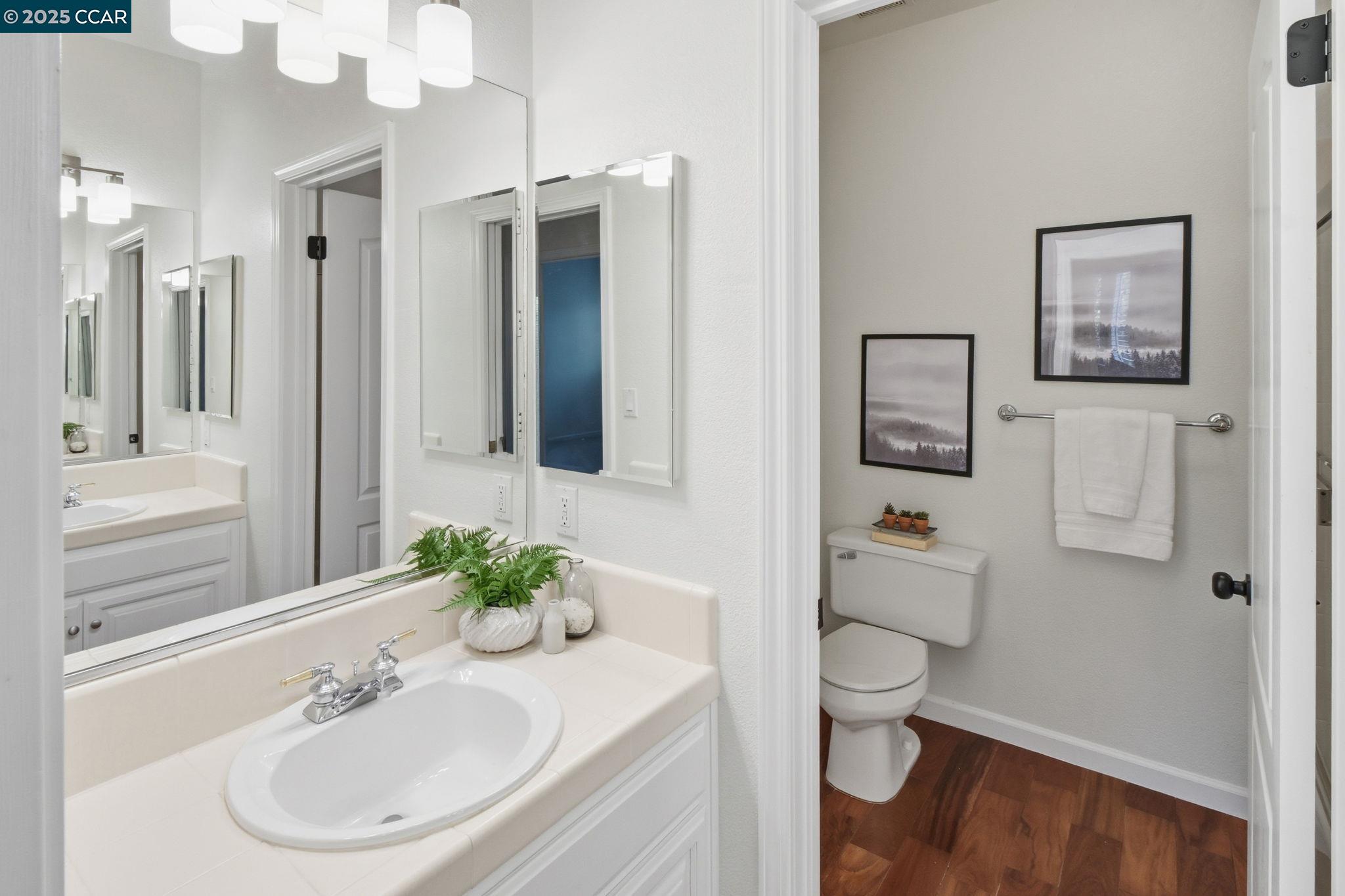 Detail Gallery Image 31 of 48 For 1975 Holly Creek Pl, Concord,  CA 94521 - 5 Beds | 3/2 Baths