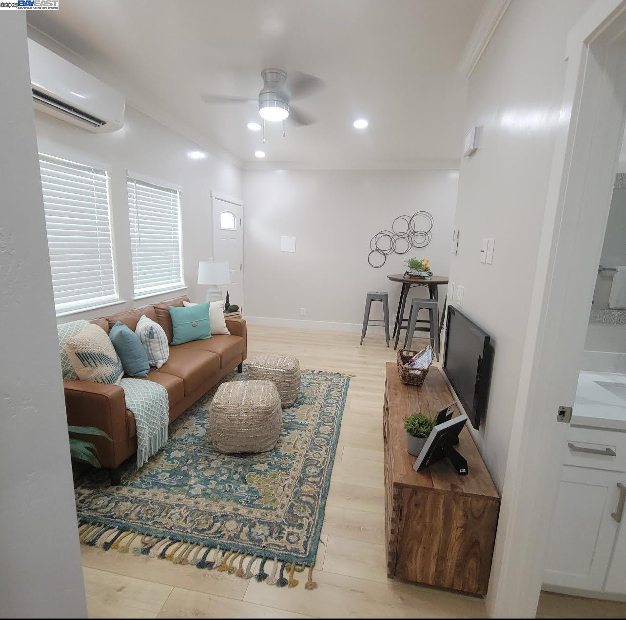 Detail Gallery Image 9 of 15 For 2625 Beaumont Ave, Sacramento,  CA 95815 - 2 Beds | 1 Baths