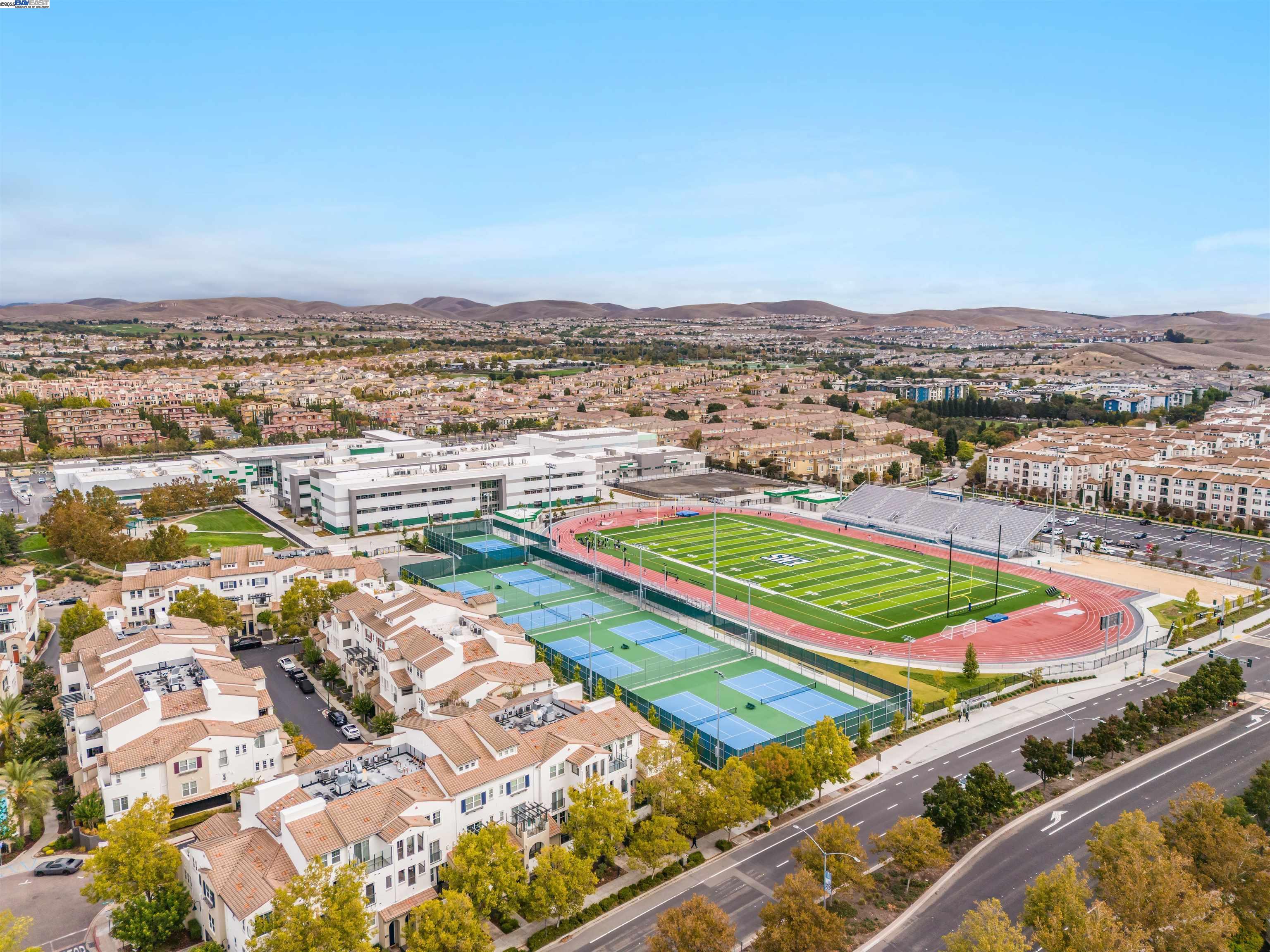 Detail Gallery Image 3 of 31 For 4126 Clarinbridge Cir, Dublin,  CA 94568-7210 - 2 Beds | 2 Baths