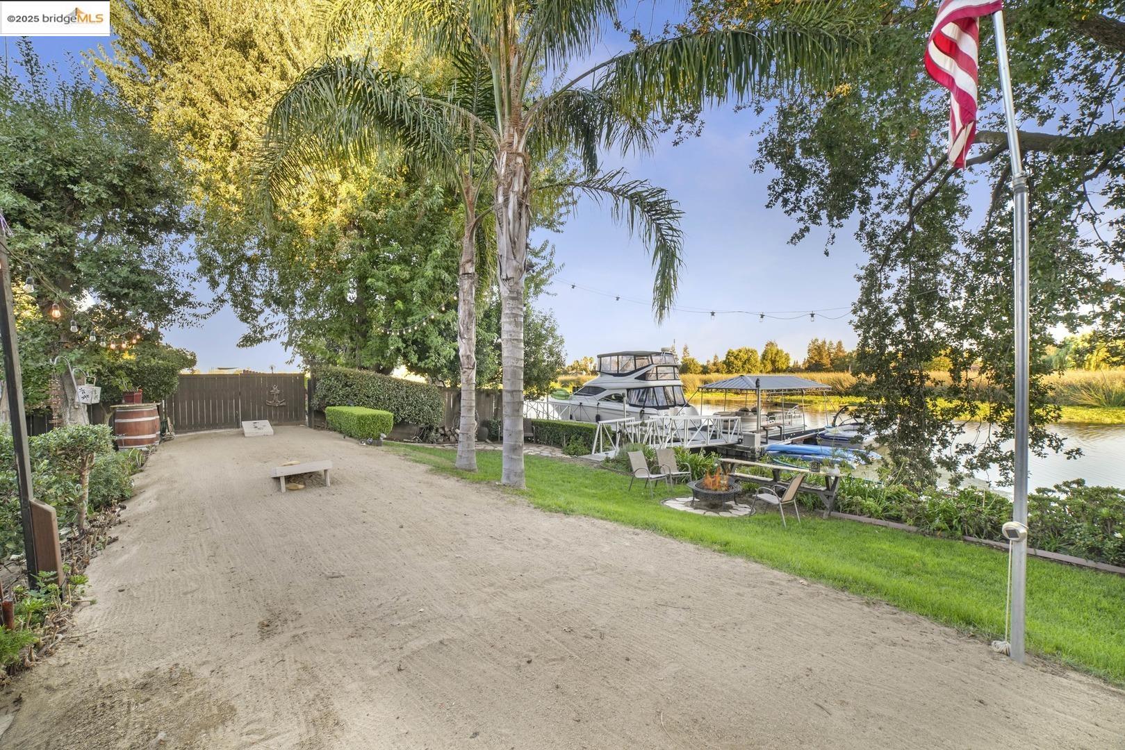 Detail Gallery Image 4 of 60 For 3604 Fourteen Mile Dr, Stockton,  CA 95219 - 5 Beds | 3 Baths