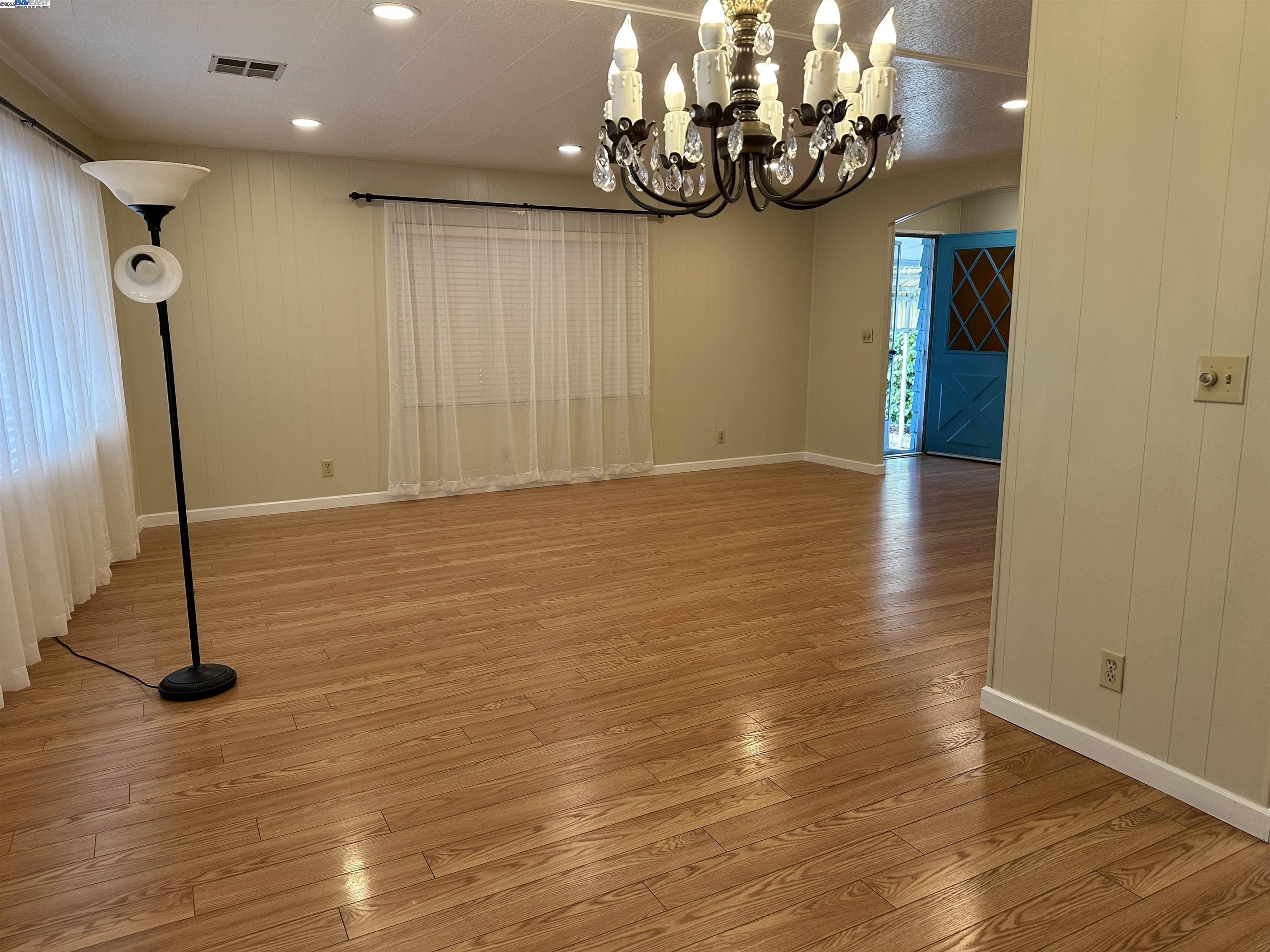 Detail Gallery Image 9 of 39 For 328 Waikiki Cir, Union City,  CA 94587 - 2 Beds | 2 Baths