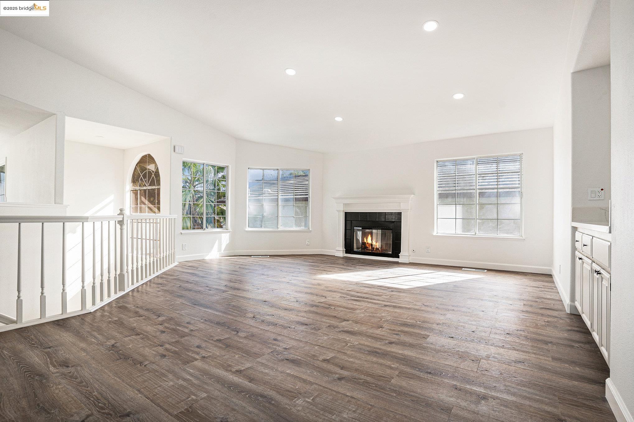 Detail Gallery Image 7 of 29 For 5470 Lenora Rd, Richmond,  CA 94803 - 4 Beds | 3 Baths