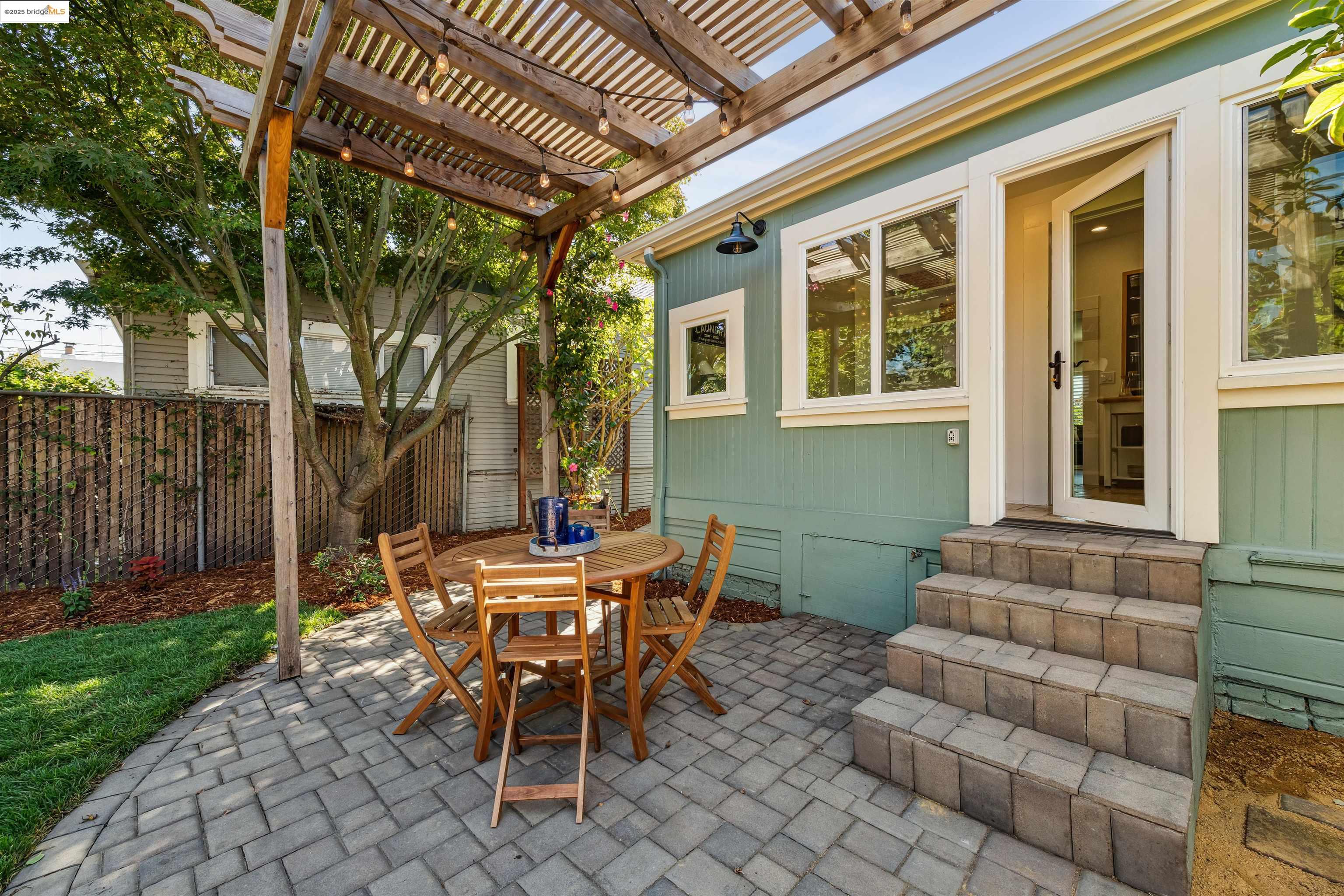 Detail Gallery Image 29 of 49 For 2839 Washington St, Alameda,  CA 94501 - 3 Beds | 2 Baths