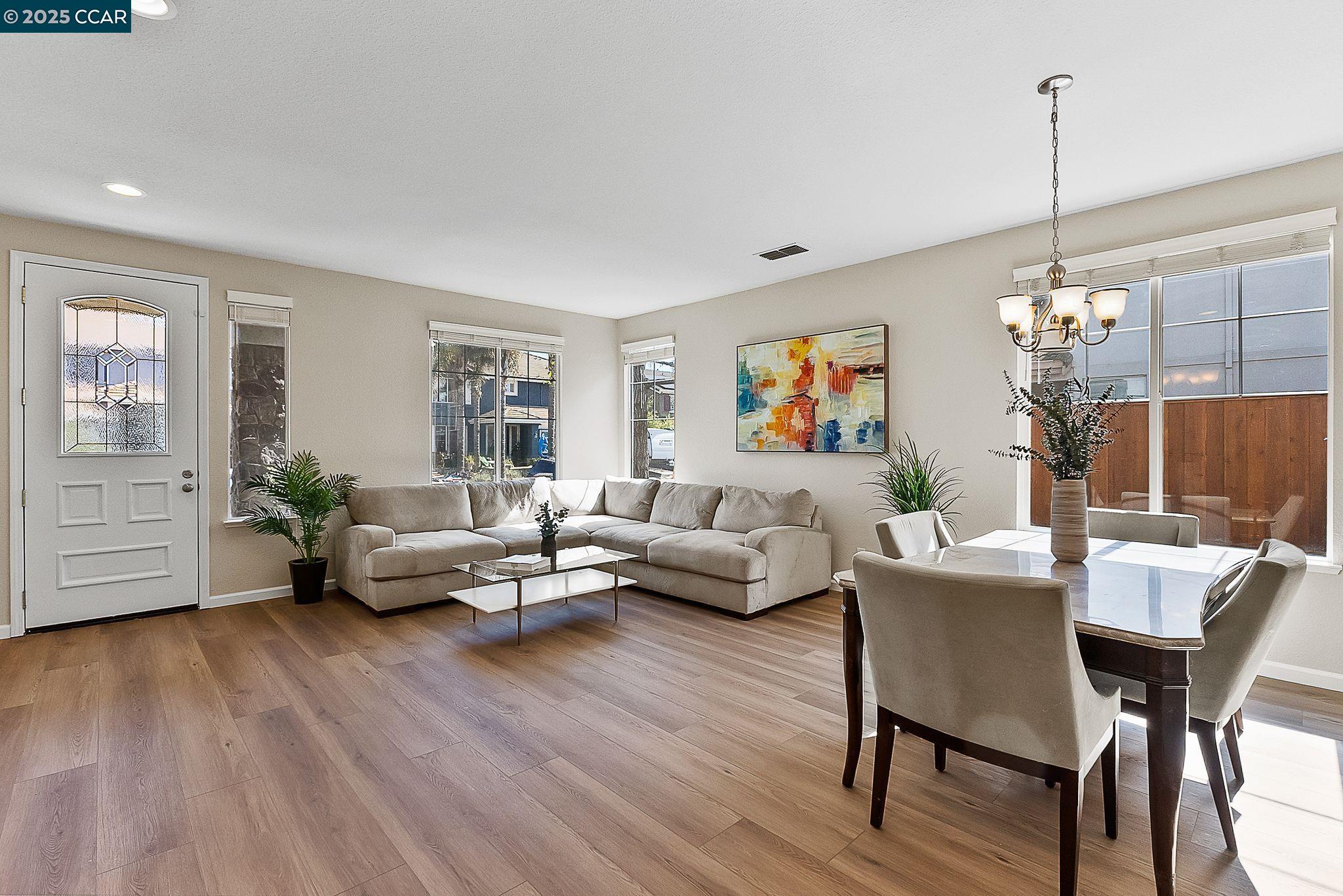 Detail Gallery Image 8 of 48 For 117 Cardinal Ln, Discovery Bay,  CA 94505 - 3 Beds | 2/1 Baths