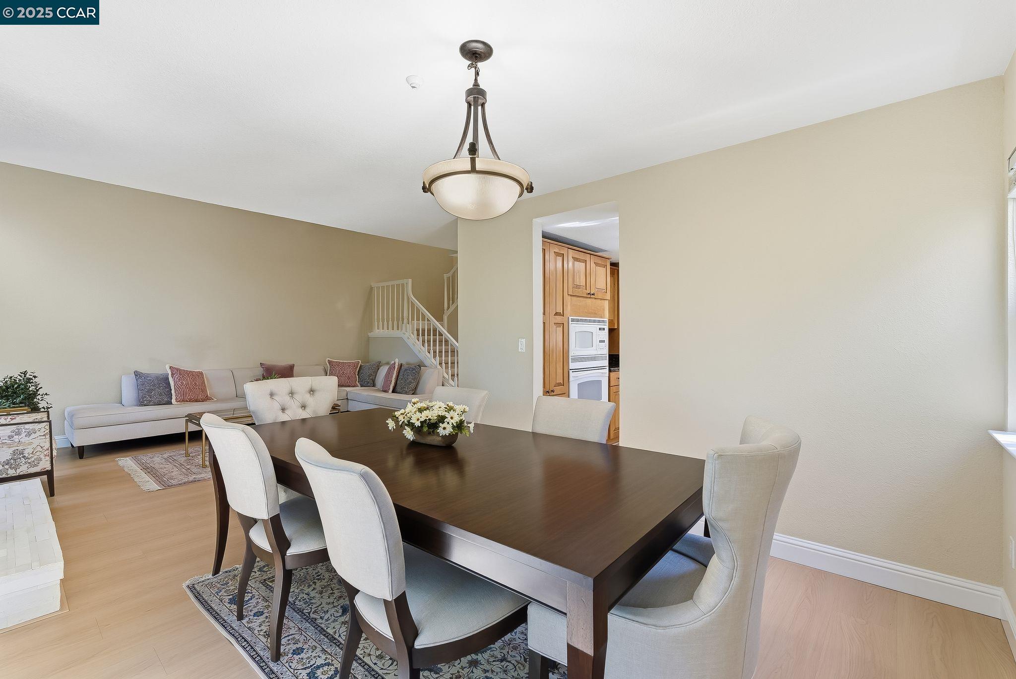 Detail Gallery Image 14 of 48 For 121 Haslemere Ct, Lafayette,  CA 94549 - 3 Beds | 3 Baths