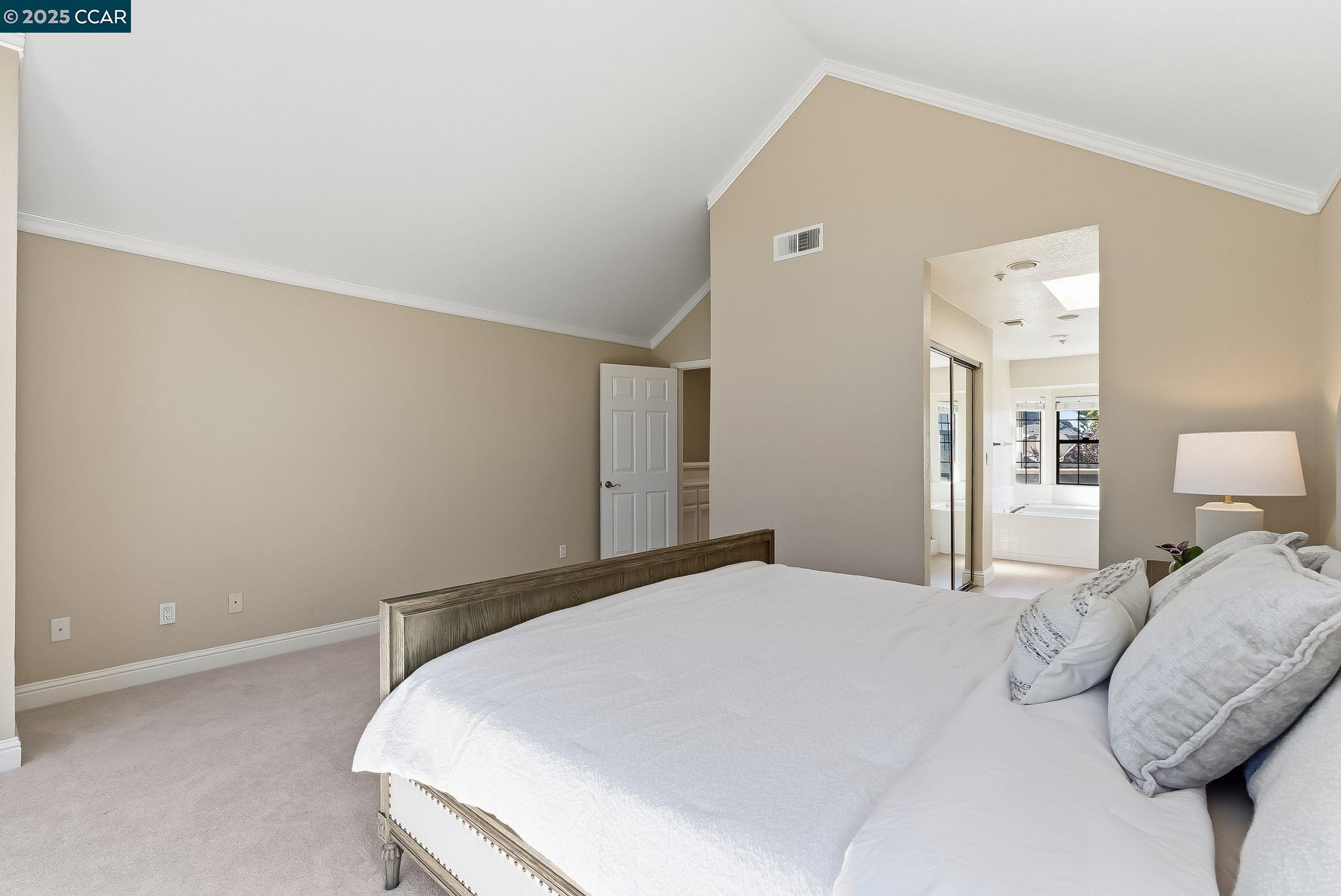 Detail Gallery Image 31 of 48 For 121 Haslemere Ct, Lafayette,  CA 94549 - 3 Beds | 3 Baths