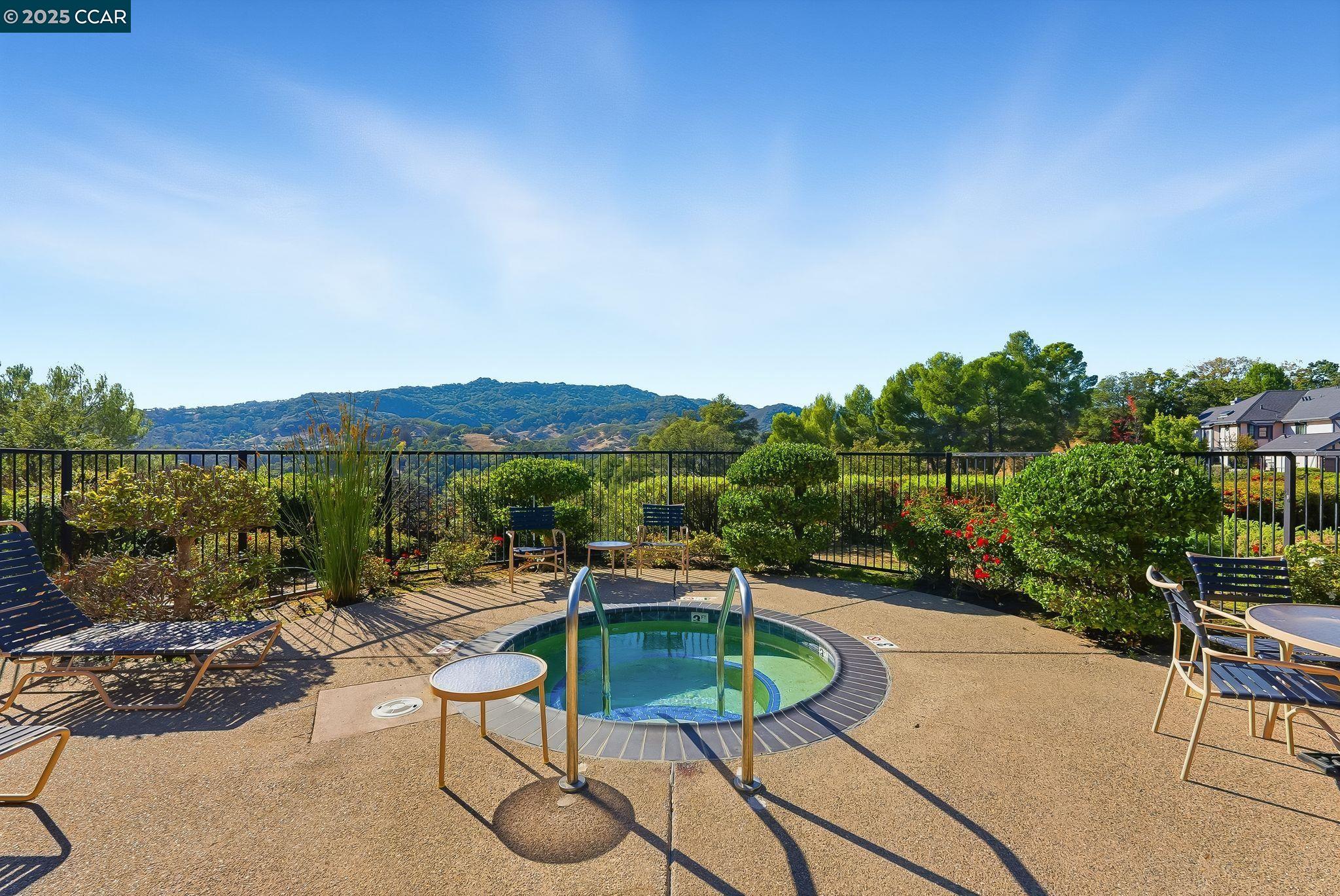 Detail Gallery Image 43 of 48 For 121 Haslemere Ct, Lafayette,  CA 94549 - 3 Beds | 3 Baths