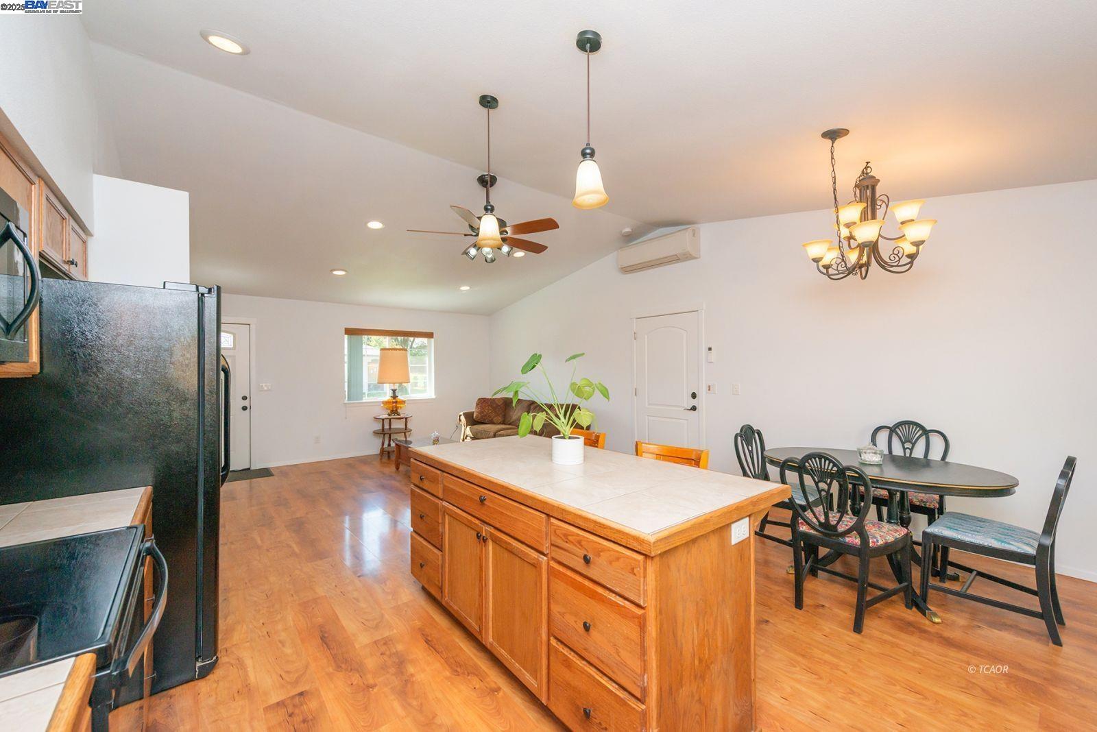 Detail Gallery Image 17 of 46 For 41 Hawthorne St., Weaverville,  CA 96093 - 3 Beds | 2 Baths