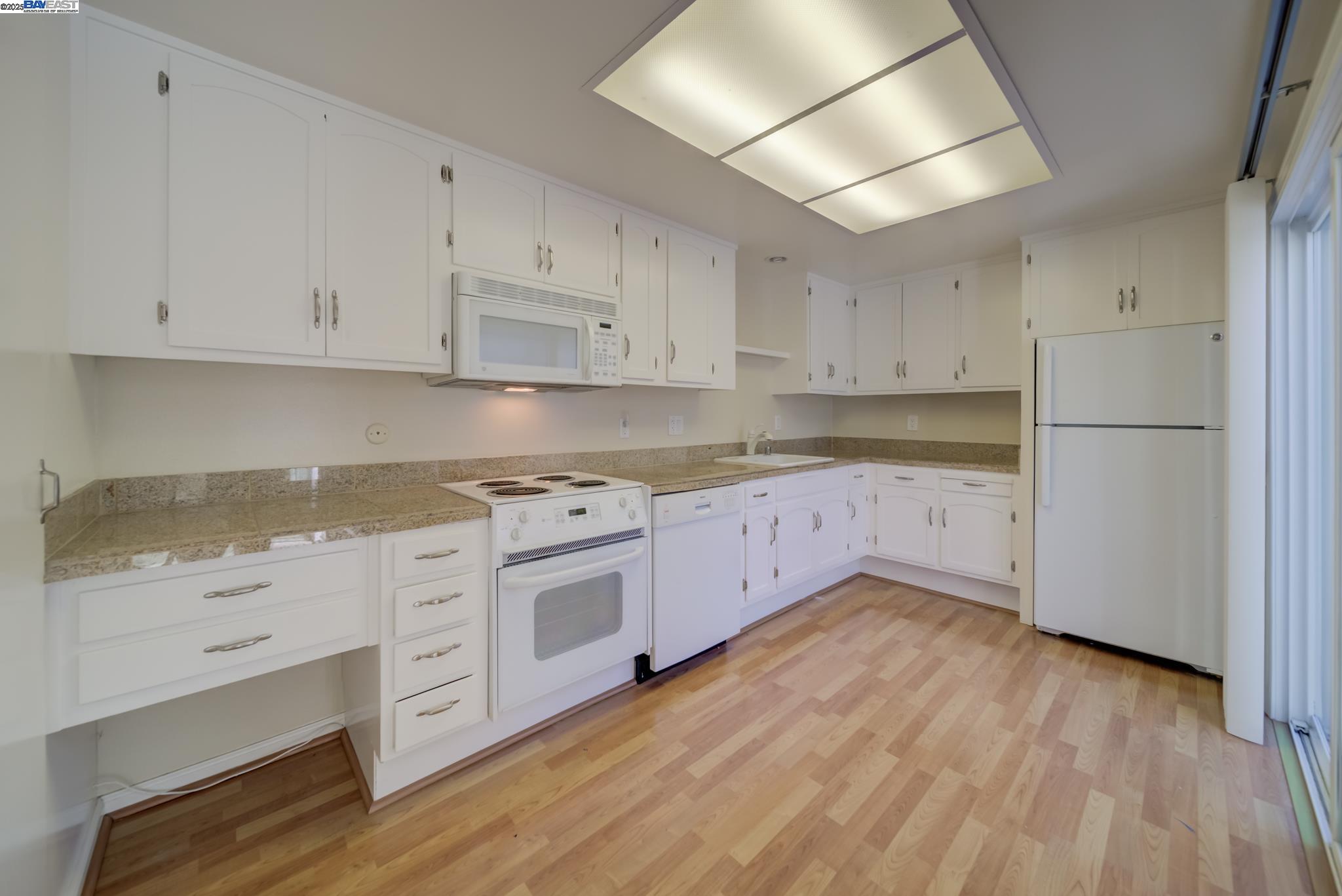 Photo #9: 41115306 Listing: Photo #9