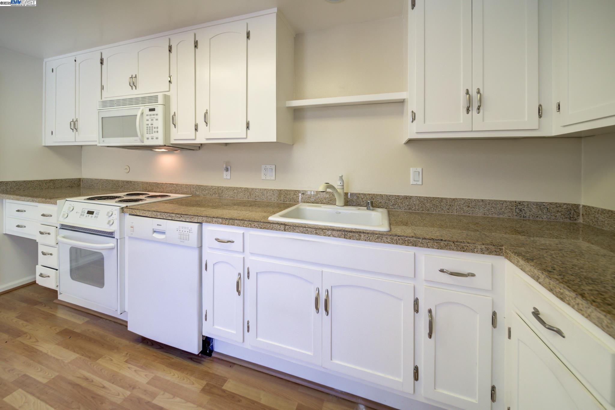 Photo #10: 41115306 Listing: Photo #10