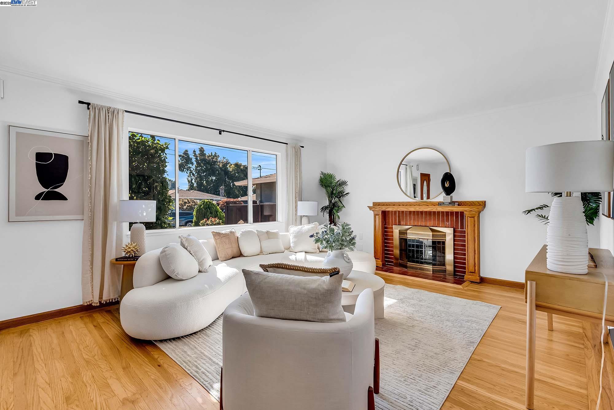 Detail Gallery Image 5 of 36 For 584 Eleanor Place, Hayward,  CA 94544 - 3 Beds | 2 Baths