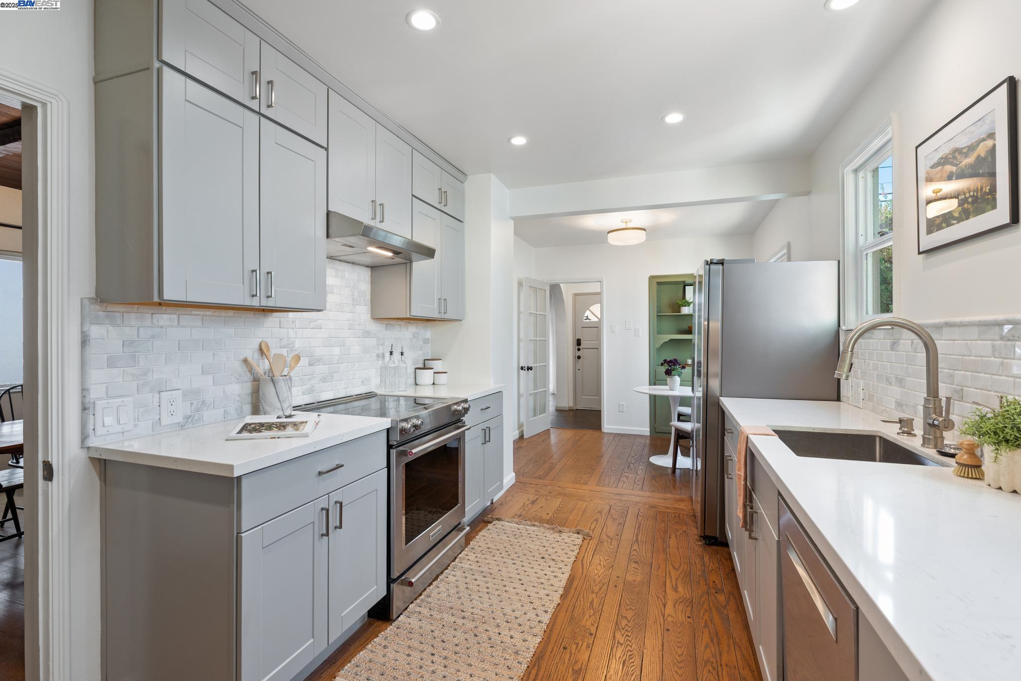 Detail Gallery Image 18 of 52 For 2829 Otis Dr, Alameda,  CA 94501 - 3 Beds | 2 Baths