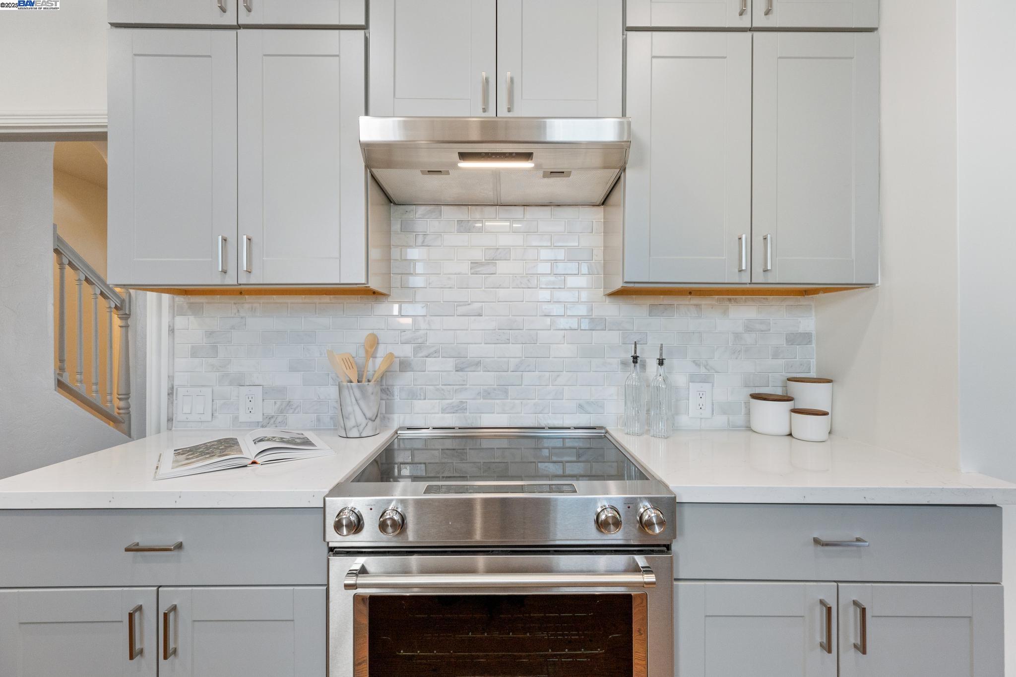 Detail Gallery Image 20 of 52 For 2829 Otis Dr, Alameda,  CA 94501 - 3 Beds | 2 Baths