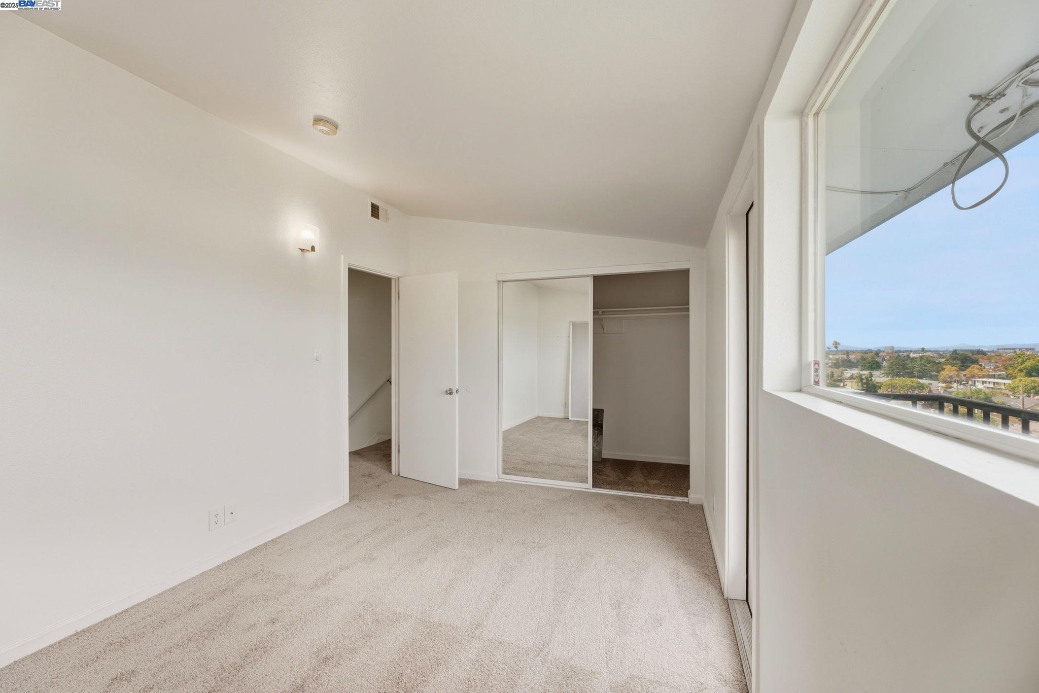 Detail Gallery Image 21 of 39 For 9455 Macarthur Blvd, Oakland,  CA 94605 - 3 Beds | 3 Baths