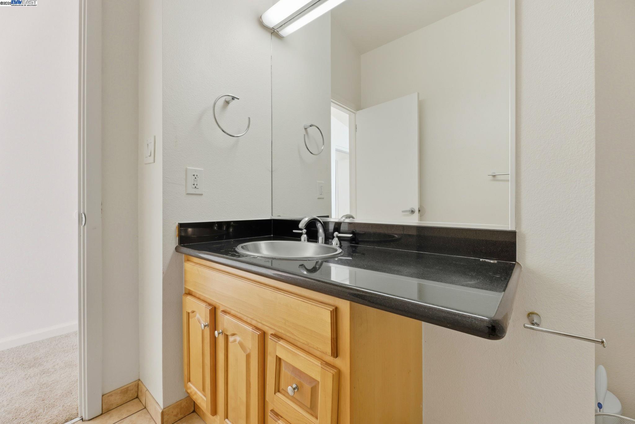 Detail Gallery Image 31 of 39 For 9455 Macarthur Blvd, Oakland,  CA 94605 - 3 Beds | 3 Baths