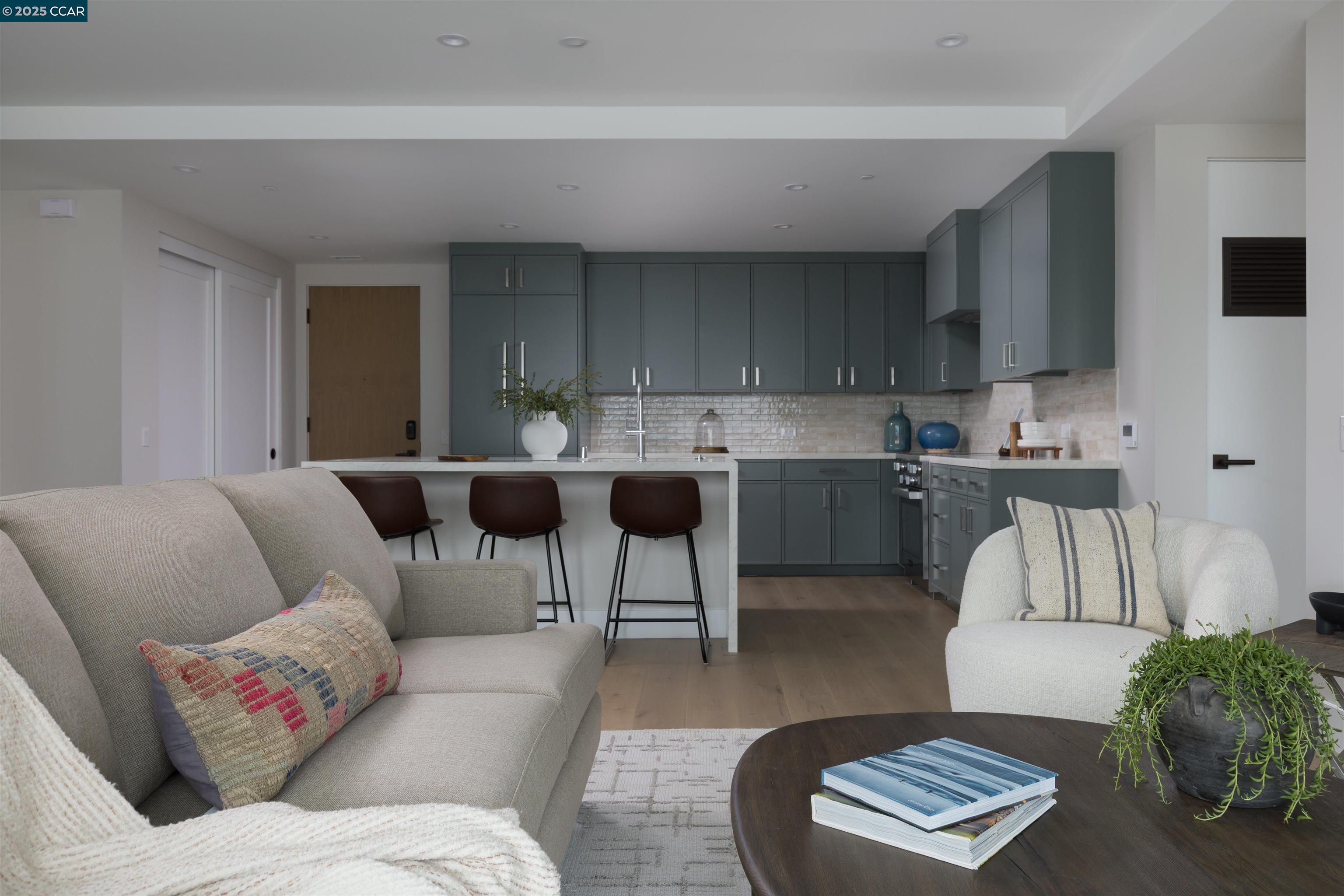 Detail Gallery Image 3 of 24 For 375 W El Pintado Rd #201,  Danville,  CA 94526 - 2 Beds | 2 Baths