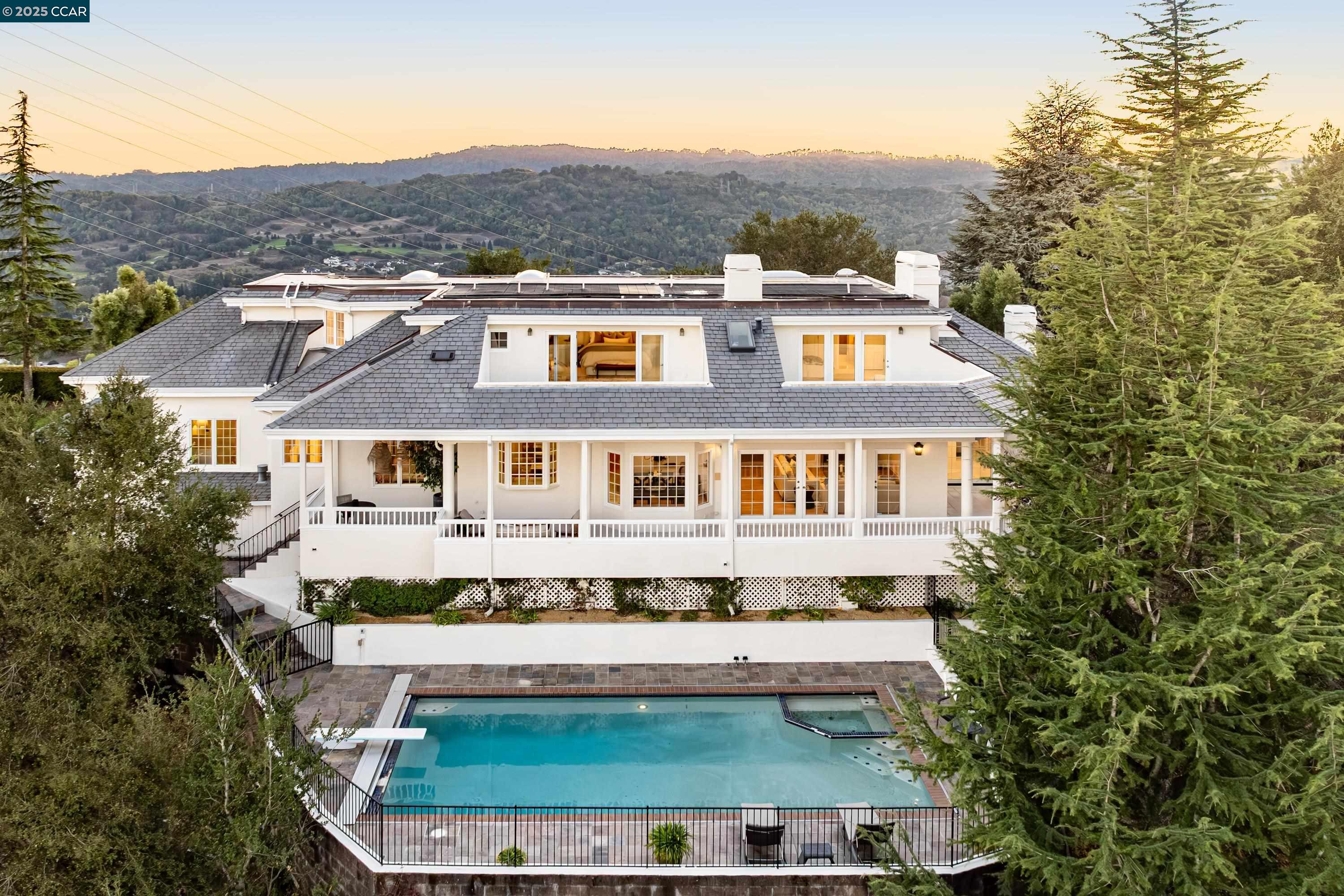 Detail Gallery Image 2 of 41 For 75 Donald Drive, Orinda,  CA 94563-3649 - 6 Beds | 5/1 Baths