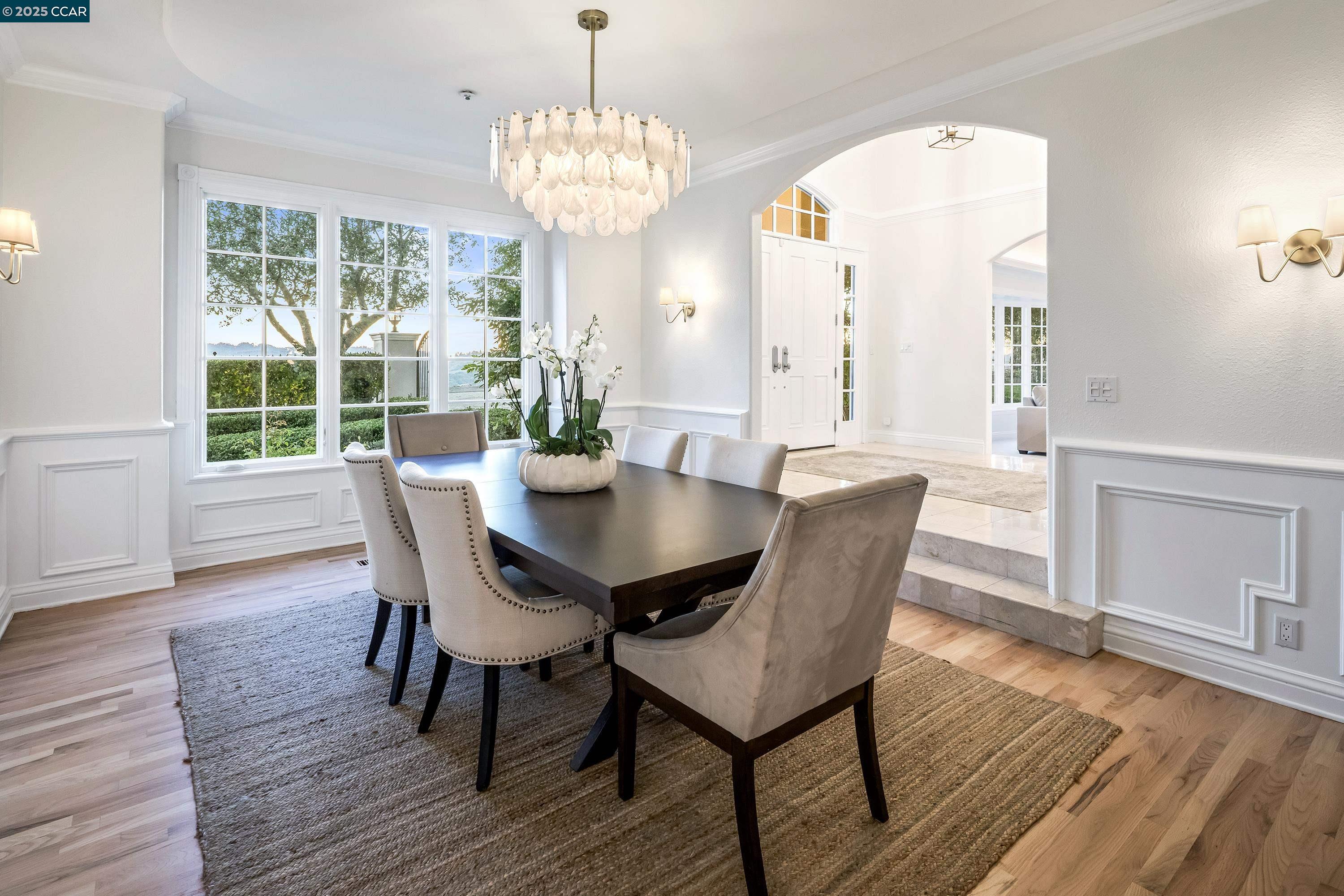 Detail Gallery Image 18 of 41 For 75 Donald Drive, Orinda,  CA 94563-3649 - 6 Beds | 5/1 Baths