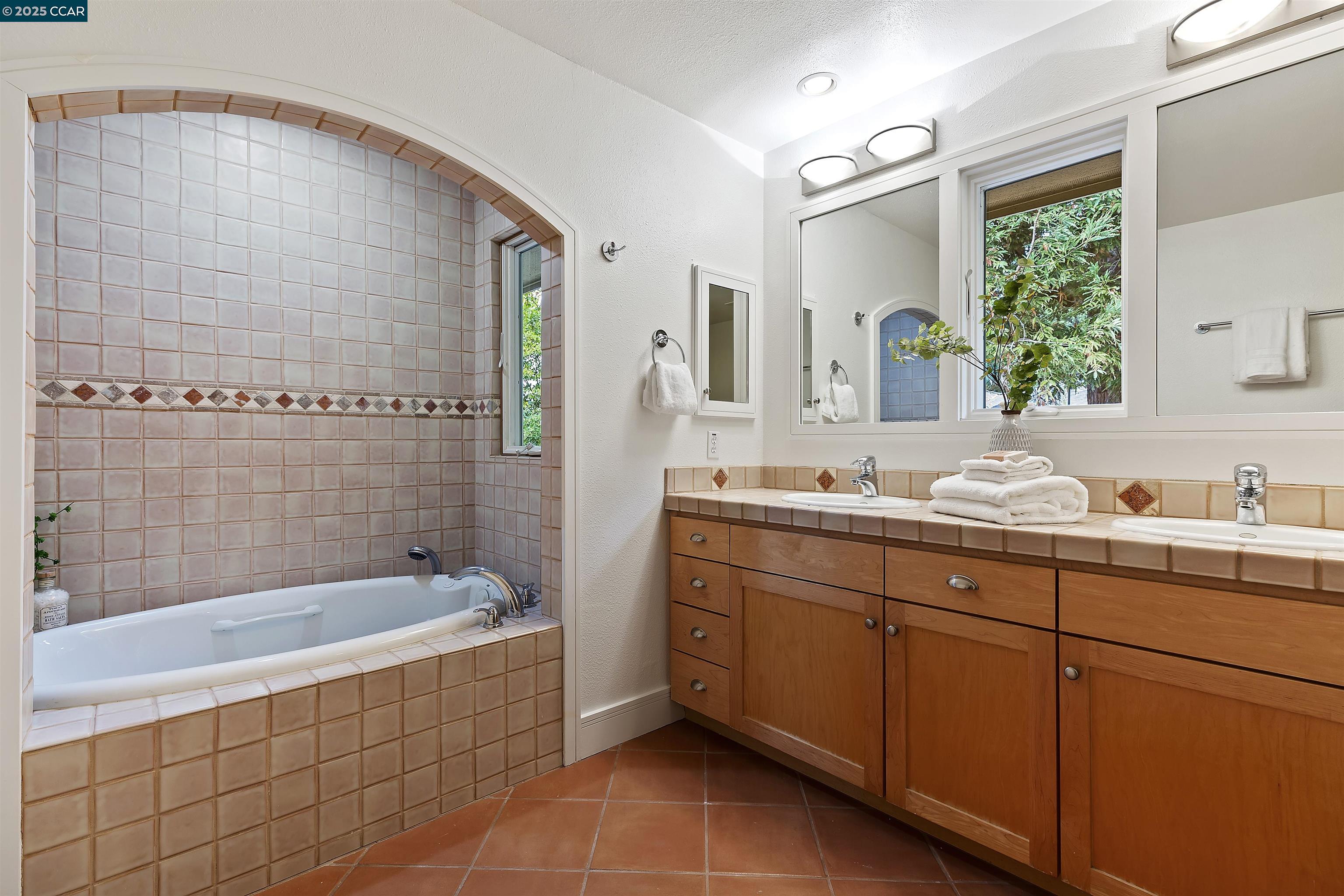 Detail Gallery Image 54 of 60 For 59 Hacienda Cir, Orinda,  CA 94563 - 4 Beds | 4/1 Baths