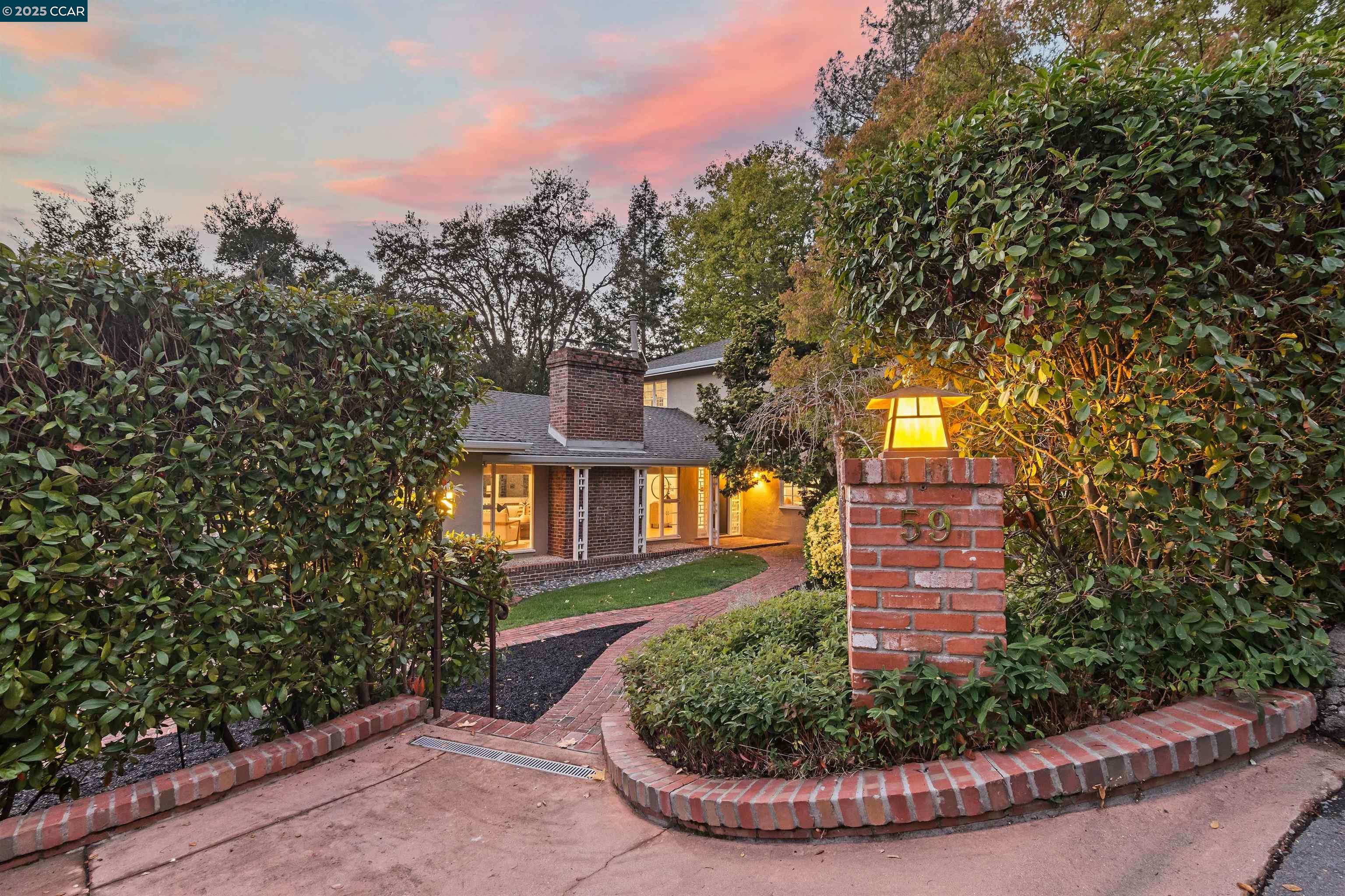 Detail Gallery Image 7 of 60 For 59 Hacienda Cir, Orinda,  CA 94563 - 4 Beds | 4/1 Baths