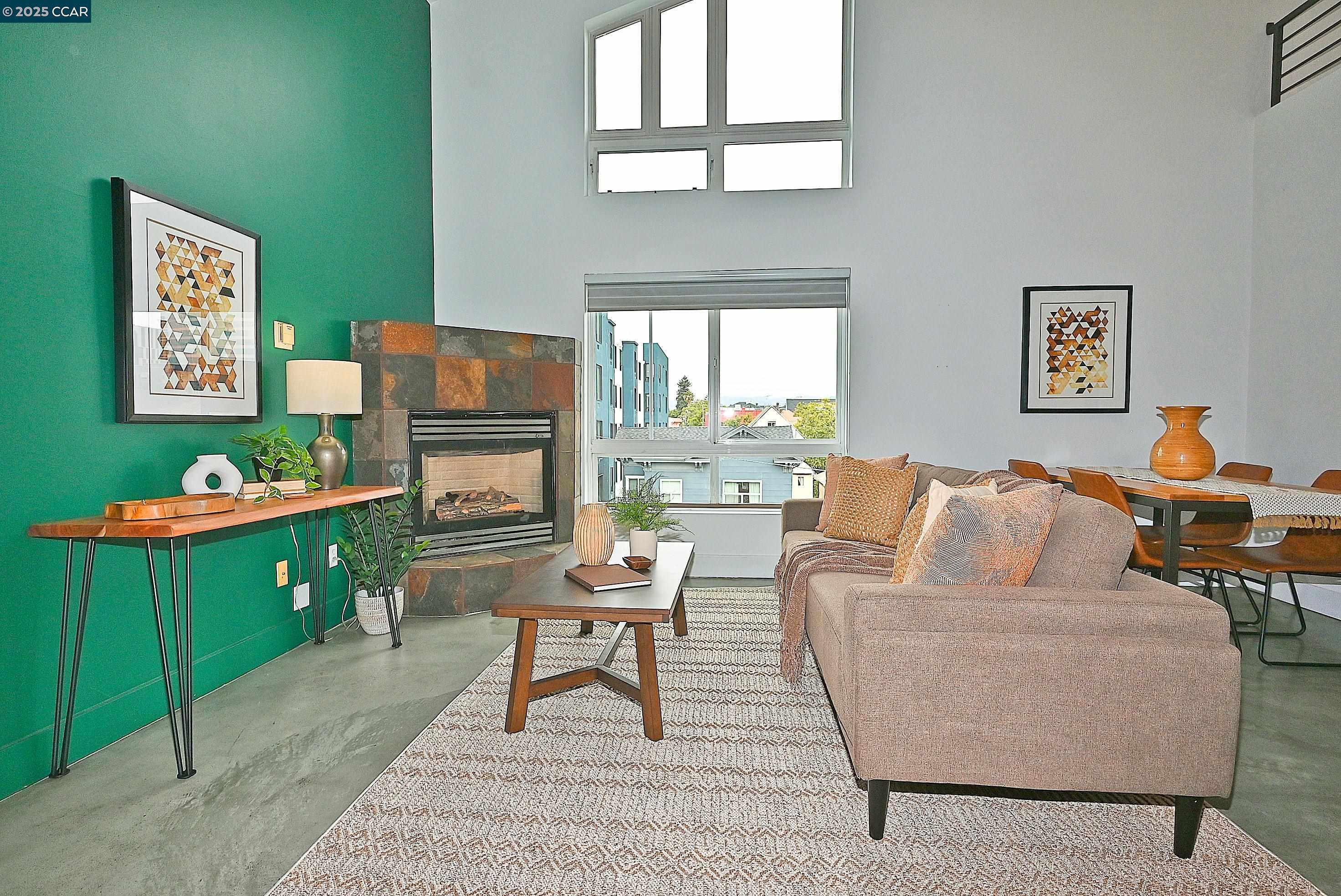 Detail Gallery Image 6 of 38 For 675 8th Street #15,  Oakland,  CA 94607 - 2 Beds | 2 Baths