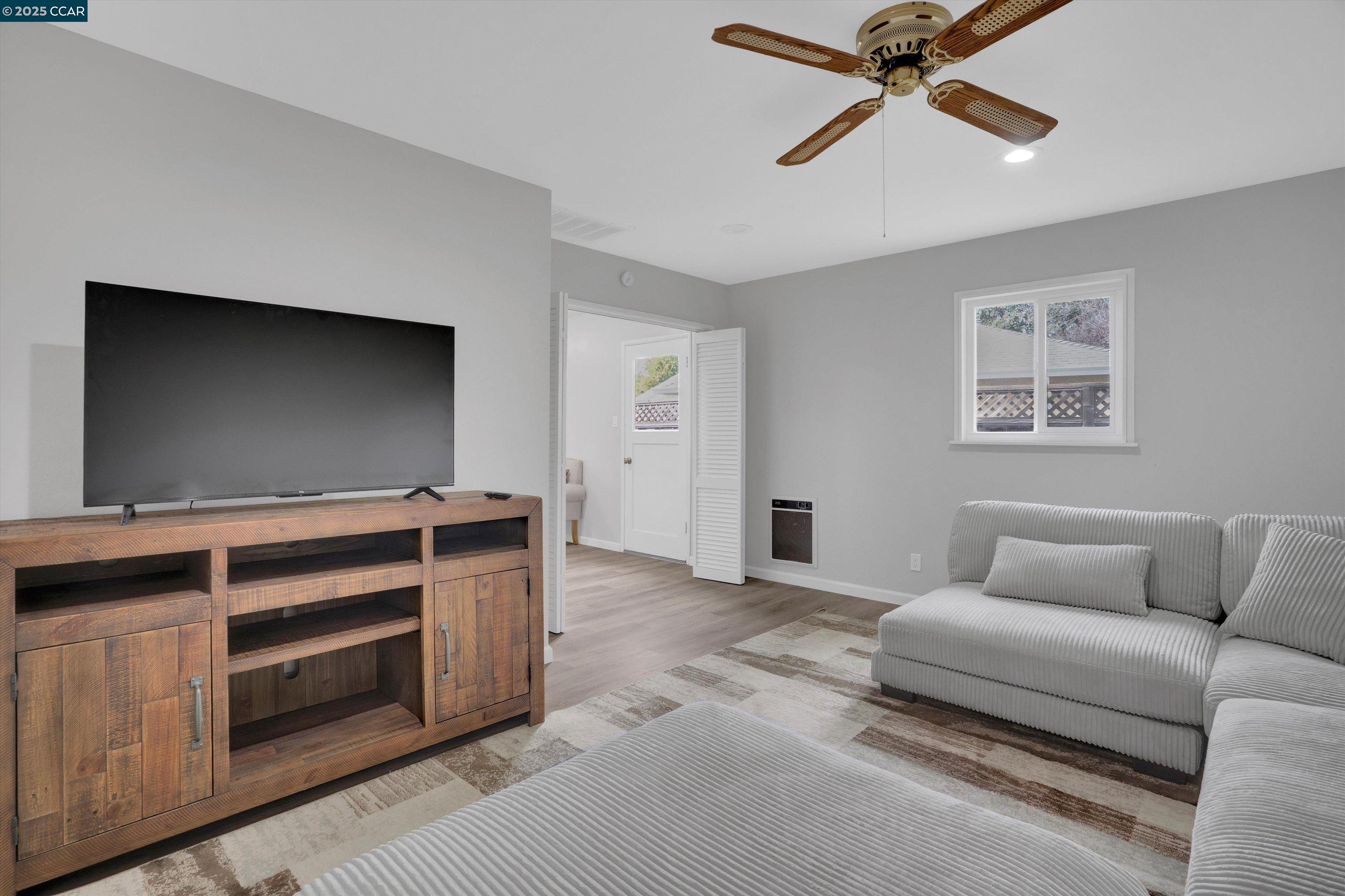 Detail Gallery Image 18 of 37 For 136 Cleopatra, Pleasant Hill,  CA 94523 - 3 Beds | 2 Baths