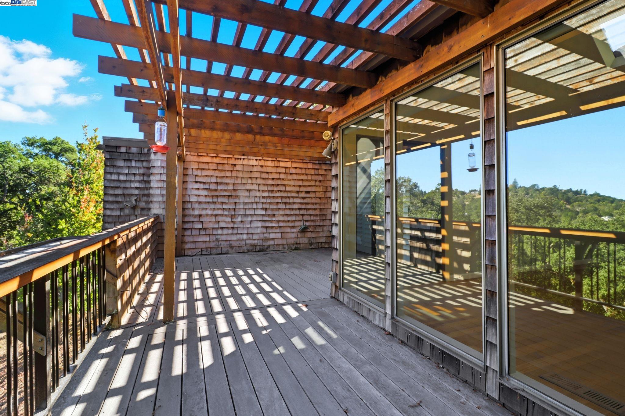 Detail Gallery Image 44 of 49 For 407 Wovenwood, Orinda,  CA 94563 - 3 Beds | 2/1 Baths