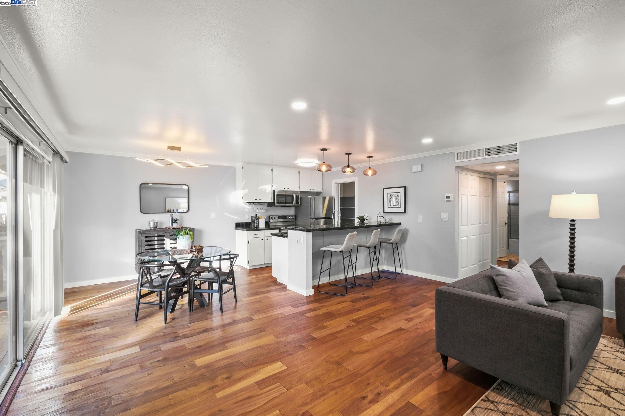 Detail Gallery Image 7 of 28 For 9085 Alcosta Blvd #334,  San Ramon,  CA 94583 - 2 Beds | 1 Baths